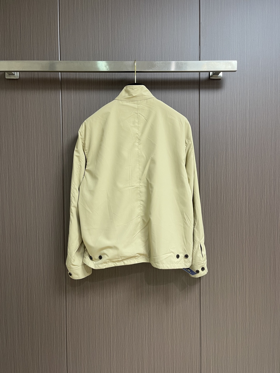 RalP🆕h Lauren 标识刺绣双面穿夹克外套，定制哑光云纹塔夫绸面料，以及斜纹提花织锦，一衣双生，