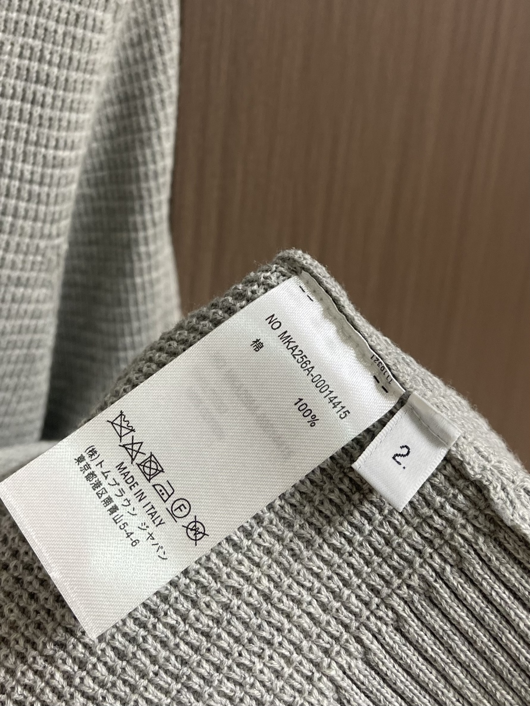 Thom Browne TB 新款嵌条四杠连帽拉链外套，采用斯托尔14针专机采用48支棉纱针织而成，原版