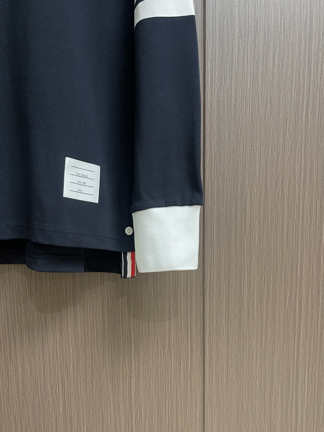 TB ThomBrowne汤姆布朗 撞色领净色简约长袖Polo 极简风格 简约设计经典标志 高克重烧毛工