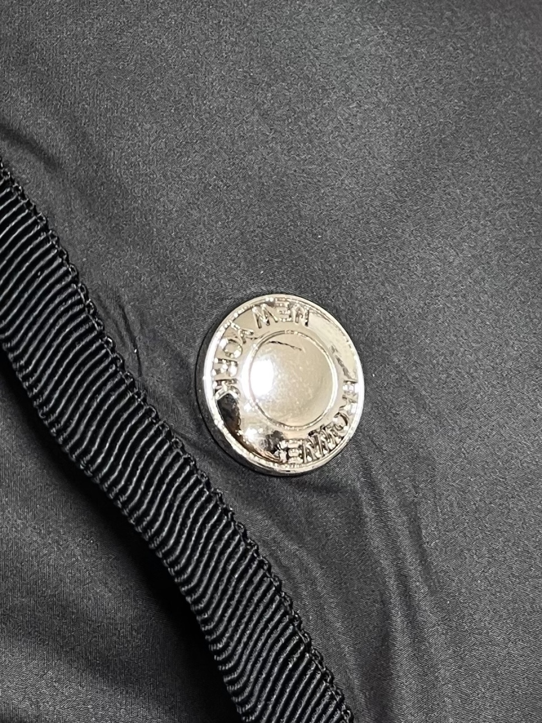 ThomBrowne TB 衬衣领中长款羽绒服外套 袖臂四条杠设计 玩转巧妙配色 时尚活力设计演绎校园运