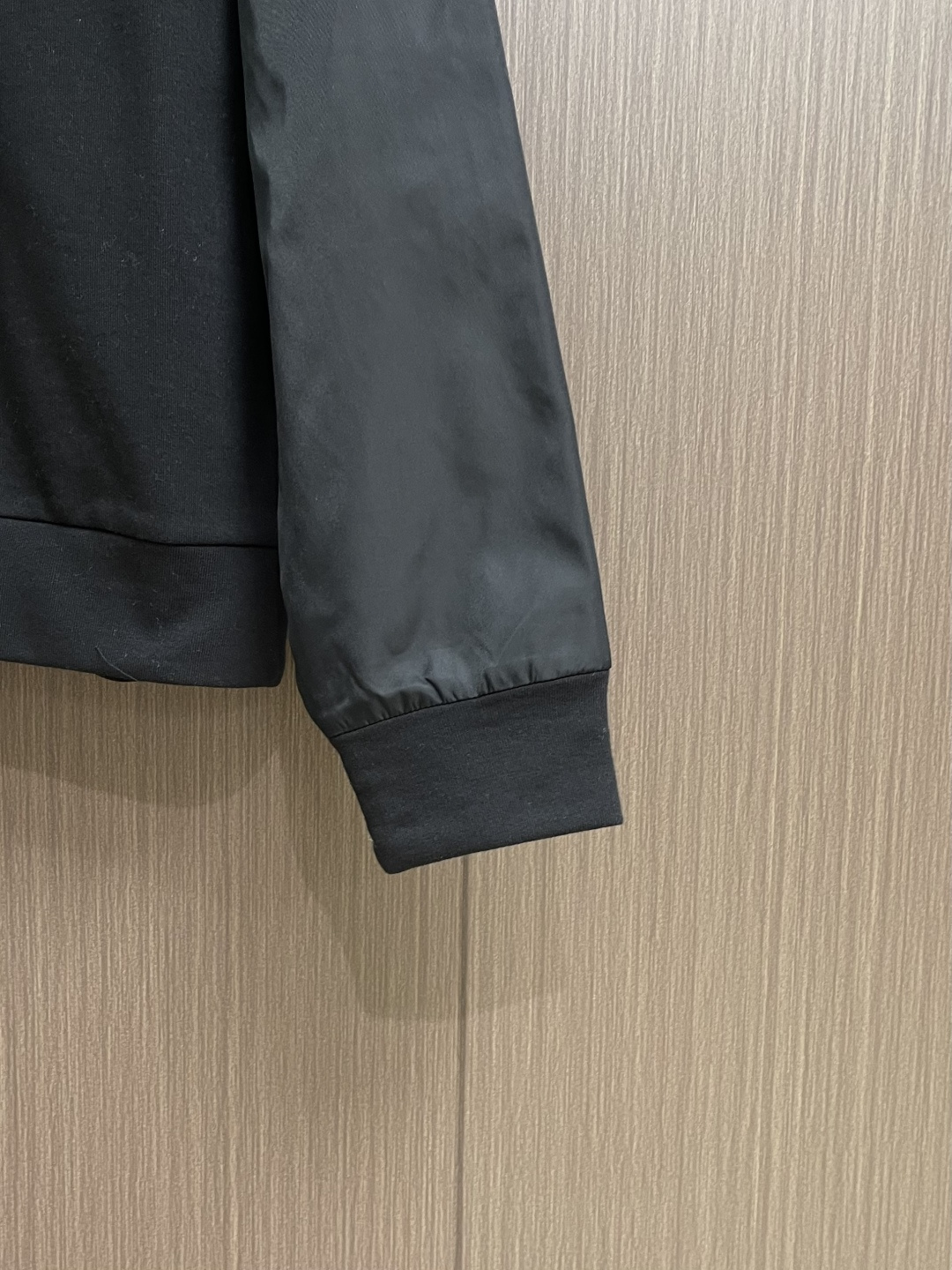 Prada 2025Fw尼龙拼接圆领卫衣．采用480克纯棉双纱鱼鳞毛圈面料面部无尘烧毛工艺底部吸毛环保活