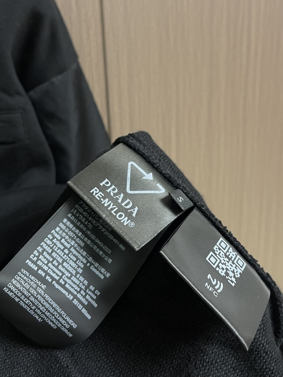 Prada 2025Fw尼龙拼接圆领卫衣．采用480克纯棉双纱鱼鳞毛圈面料面部无尘烧毛工艺底部吸毛环保活