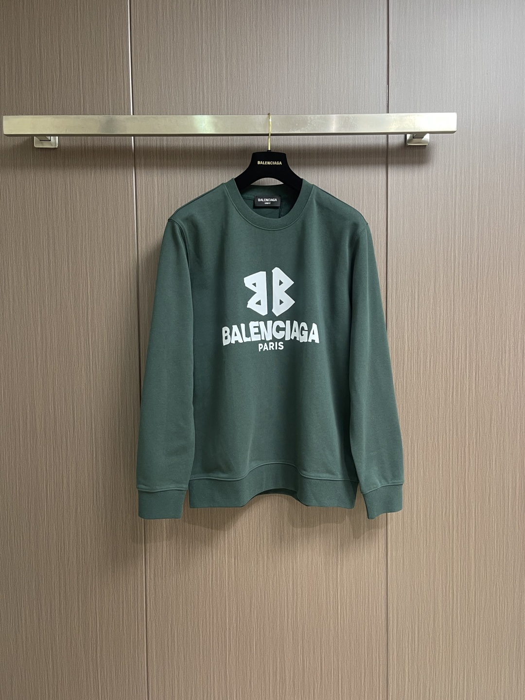 NO:646911,Balenciaga 2026ss early spring new digitally painted printed round-neck sweatshirt, top-quality printed imported fabrics, imported fabrics, and imported silk threads with first-class feel!  Same style for men and women. Sizes M-XXL M size Length 69 shoulder width 48 bust 112 sleeve length 64 L size dress length 71 shoulder width 49 bust 116 sleeve length 65.5 XL size dress length 73 shoulder width 51 bust 120 sleeve length 67 XXL size dress length 75  Shoulder width 52, bust 124, sleeve length 68.5, balenciaga, hoodie, sweatshirts, alexander wang19860909Balenciaga 2026ss早春新款数码彩绘印花圆领卫衣,顶级工艺印花进口面料,采用进口面料,进口丝线手感一流！男女同款.尺码M-XXL M码 衣长69肩宽48胸围112袖长64 L码衣长71 肩宽49胸围116袖长65.5 XL码 衣长73 肩宽51胸围120袖长67 XXL码 衣长75 肩宽52胸围124袖长68.5,,balenciaga,hoodie,sweatshirts,alexander wang,Men's clothing