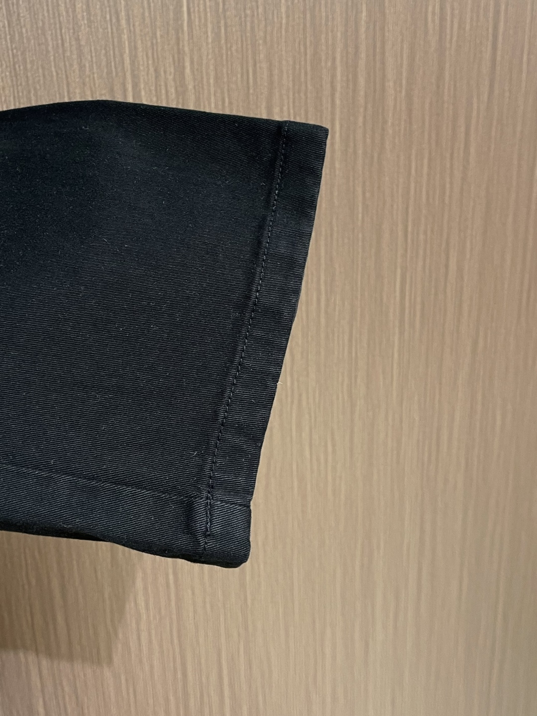 Ermenegildo Zegna 杰尼亚男士商务休闲西裤，采用客供弹力面料，用料柔软舒适，非常舒适，原