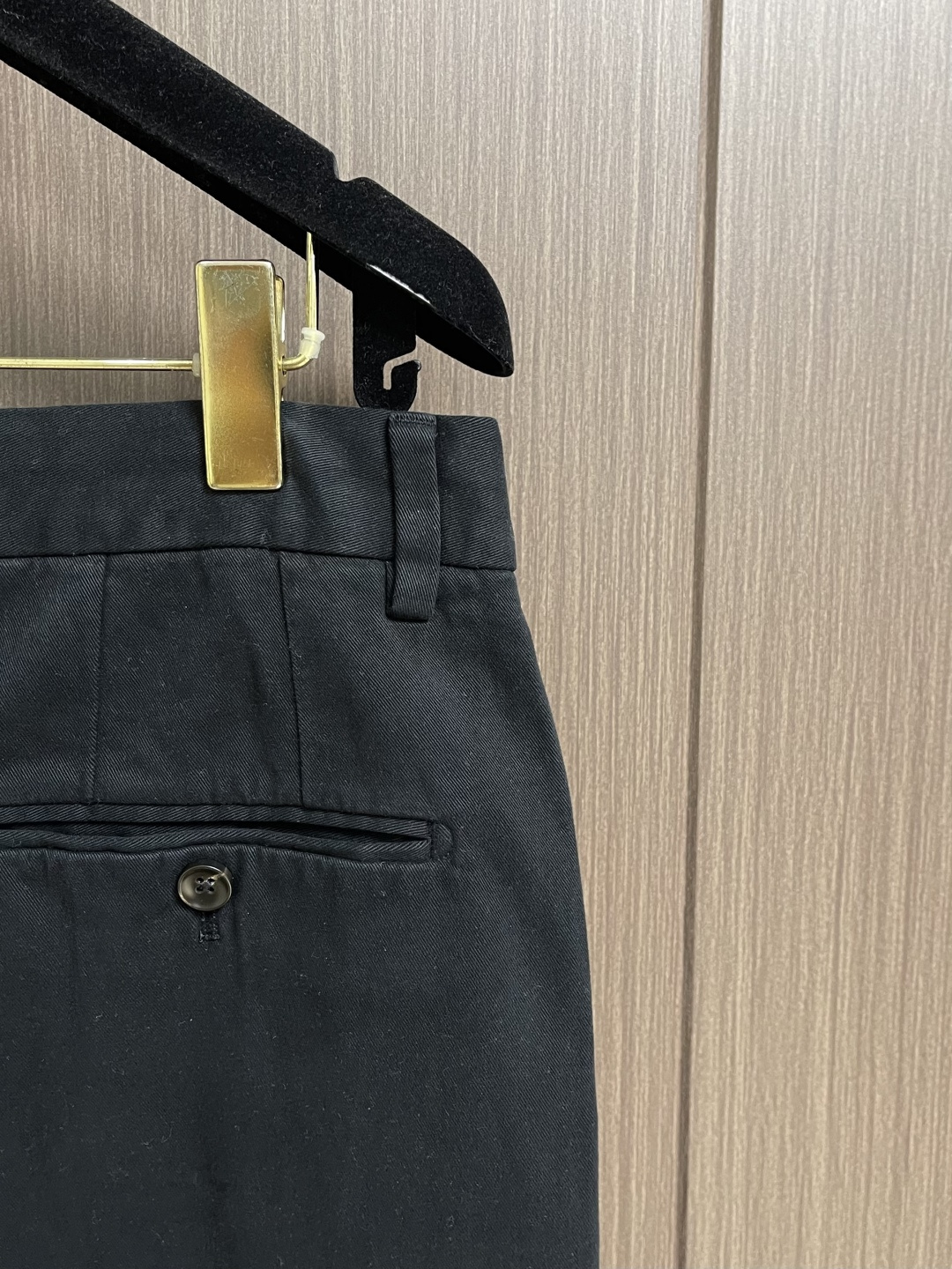 Ermenegildo Zegna 杰尼亚男士商务休闲西裤，采用客供弹力面料，用料柔软舒适，非常舒适，原