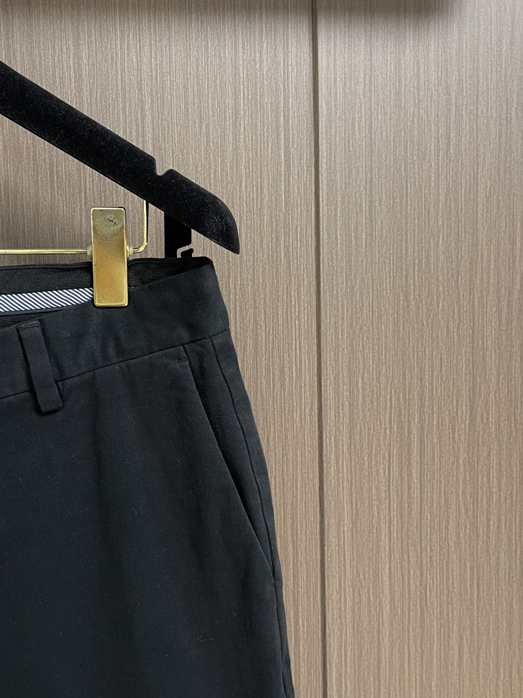 Ermenegildo Zegna 杰尼亚男士商务休闲西裤，采用客供弹力面料，用料柔软舒适，非常舒适，原