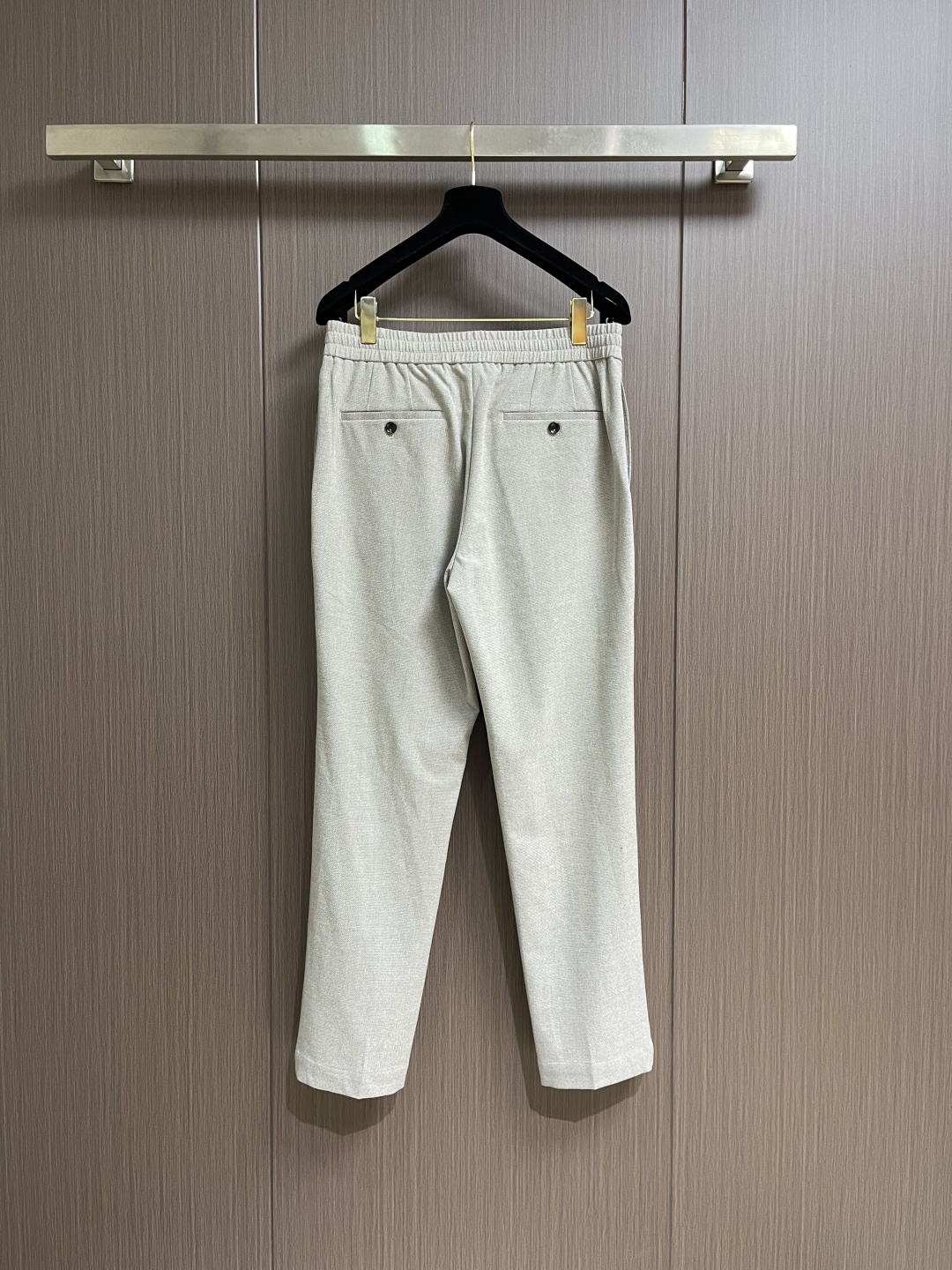 Ermenegildo Zegna 杰尼亚休闲西裤，简洁干练的风格，简洁大方，百搭又干练，熟悉他家品牌的