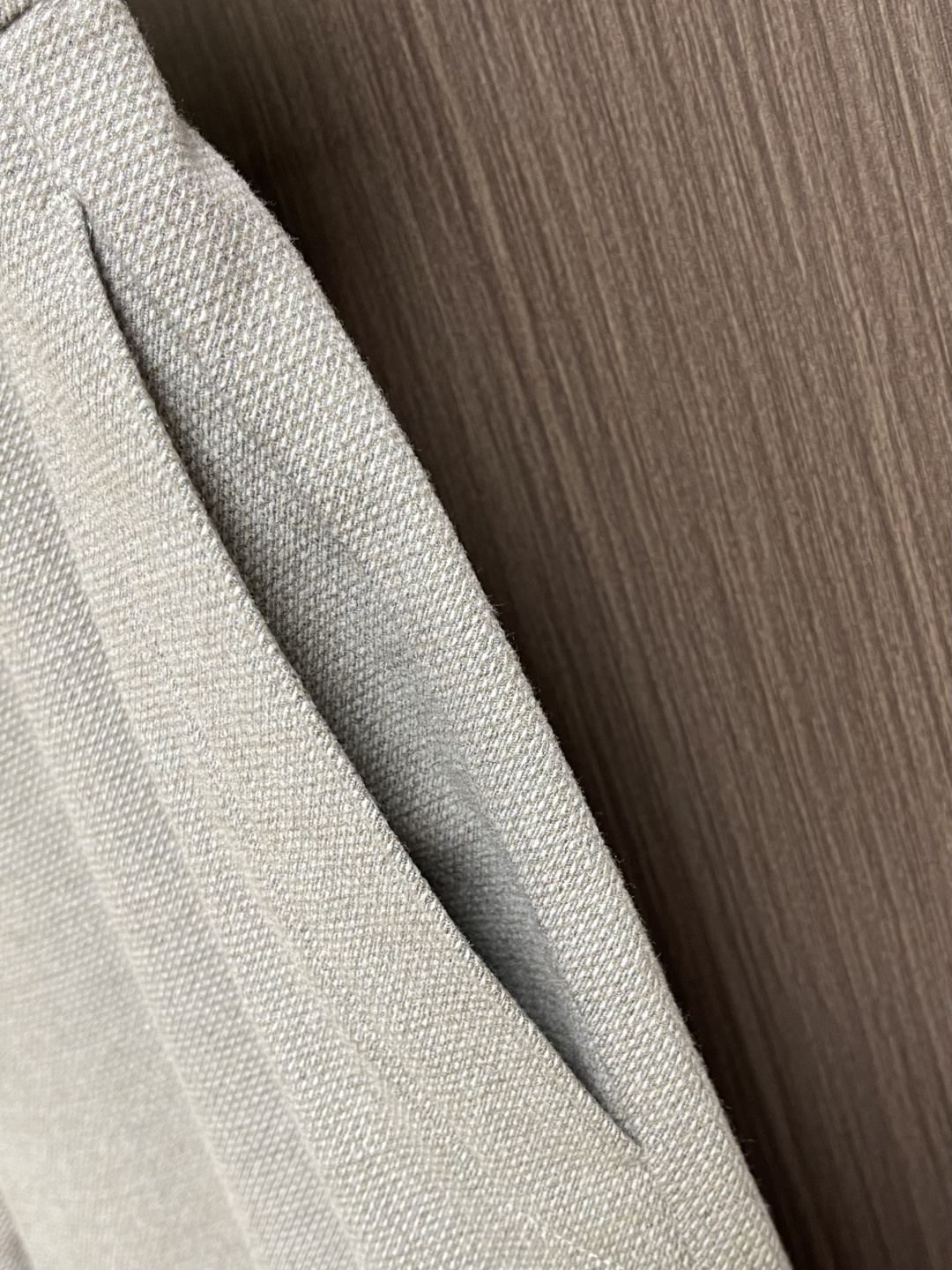 Ermenegildo Zegna 杰尼亚休闲西裤，简洁干练的风格，简洁大方，百搭又干练，熟悉他家品牌的