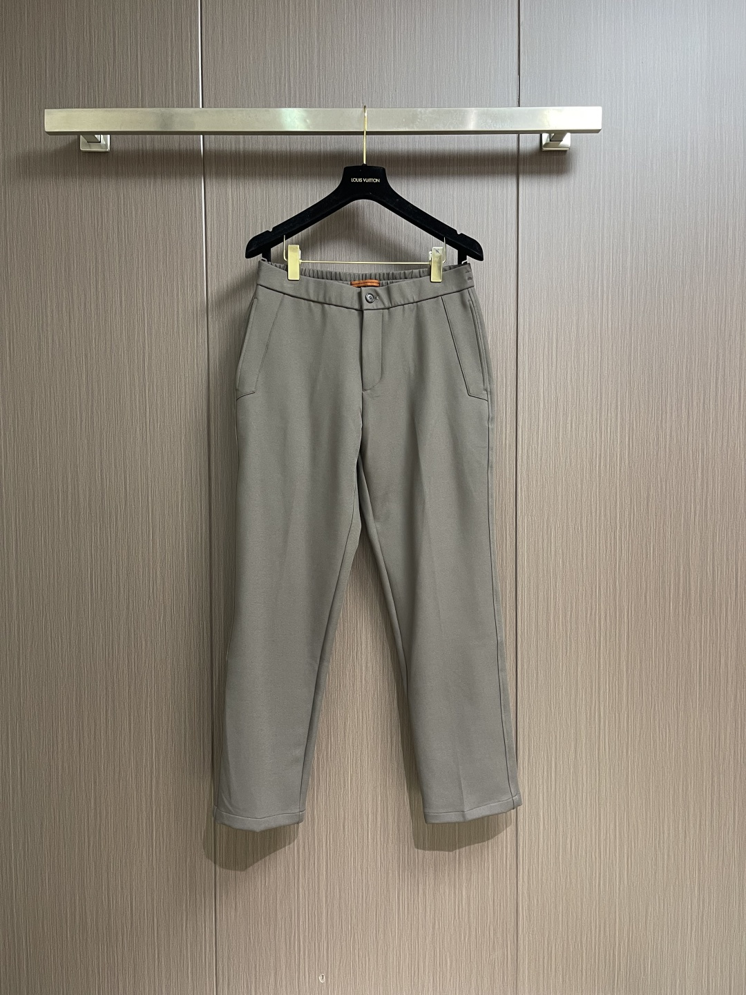 Ermenegildo Zegna 杰尼亚早春新品商务休闲裤西裤，商务休闲裤作为随时随地男人都能穿搭的时