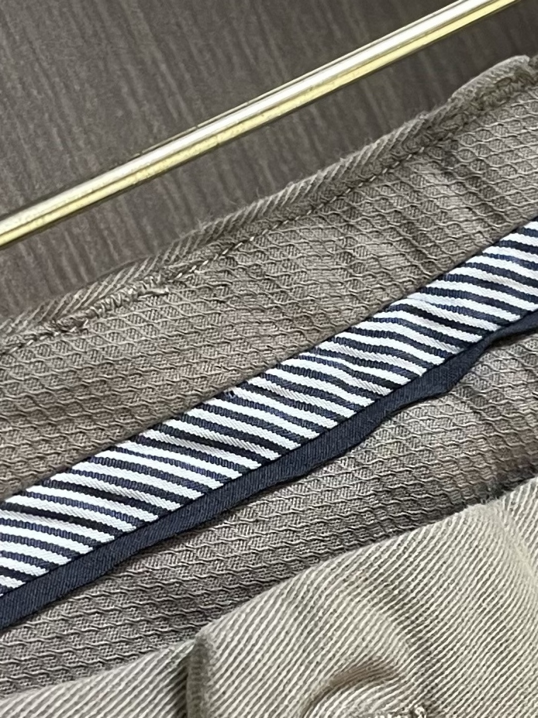 Ermenegildo Zegna 杰尼亚 男士商务休闲西裤，采用客供弹力面料，用料柔软舒适，非常舒适，