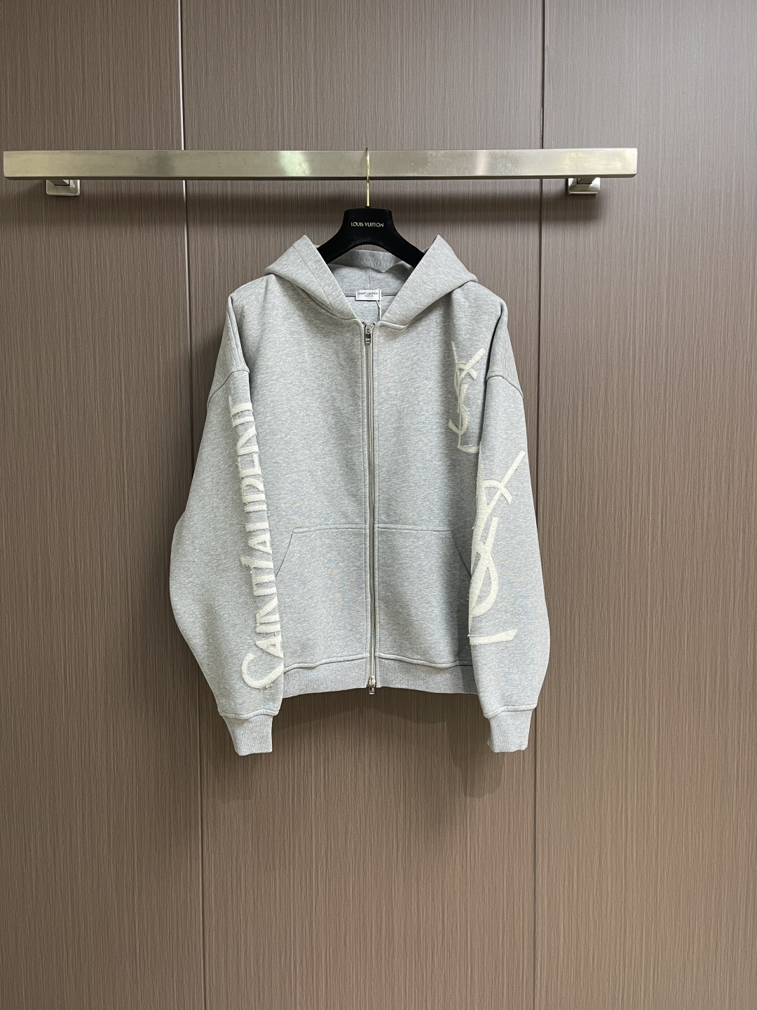 YSL le cassandre连帽卫衣，面料32s单双纱＋21s单纱抓毛底，克重360g，起绒布连帽卫