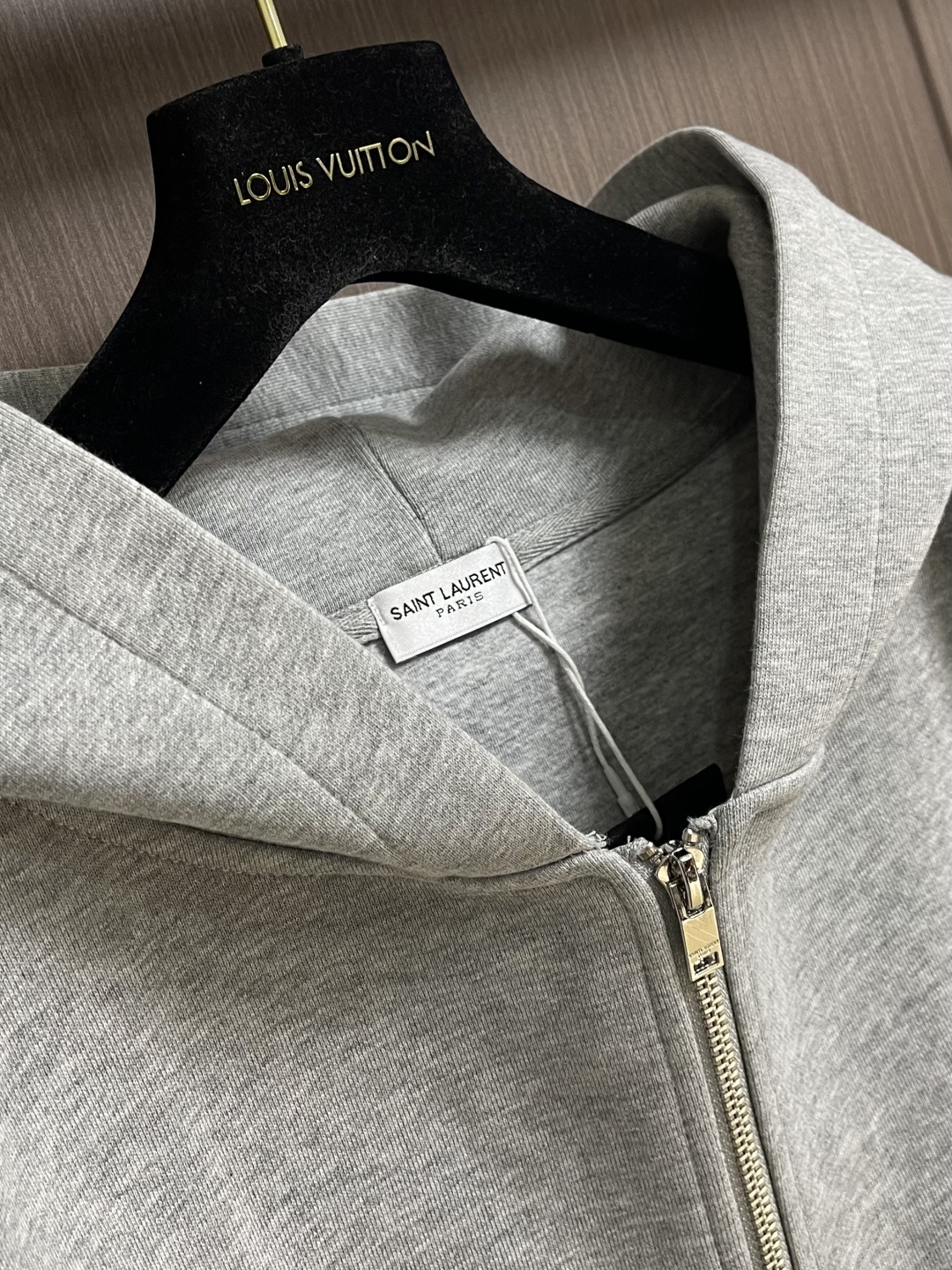 YSL le cassandre连帽卫衣，面料32s单双纱＋21s单纱抓毛底，克重360g，起绒布连帽卫