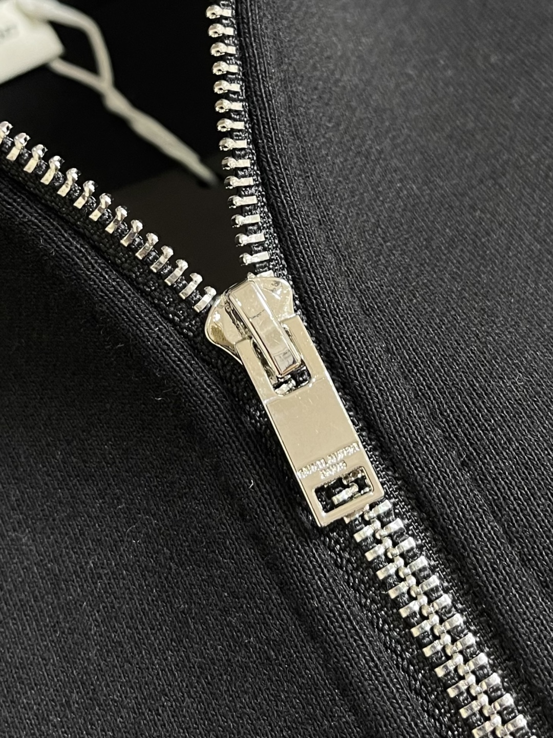 YSL le cassandre连帽卫衣，面料32s单双纱＋21s单纱抓毛底，克重360g，起绒布连帽卫