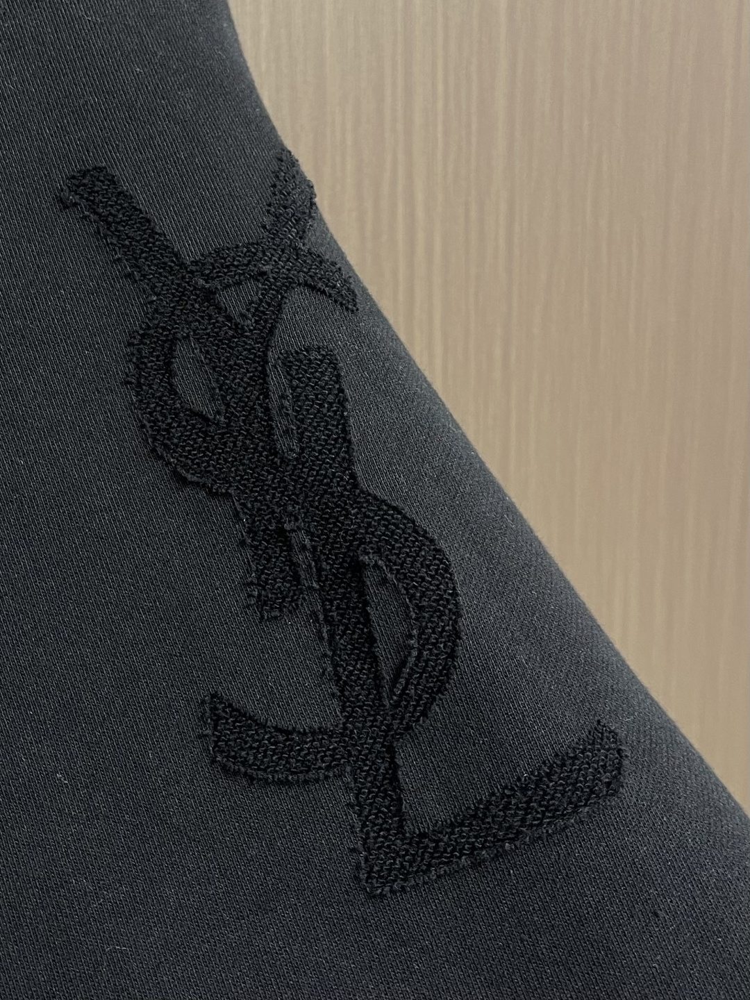 YSL le cassandre连帽卫衣，面料32s单双纱＋21s单纱抓毛底，克重360g，起绒布连帽卫