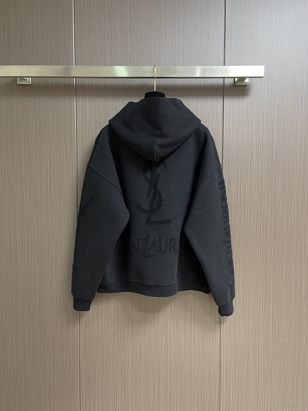 YSL le cassandre连帽卫衣，面料32s单双纱＋21s单纱抓毛底，克重360g，起绒布连帽卫