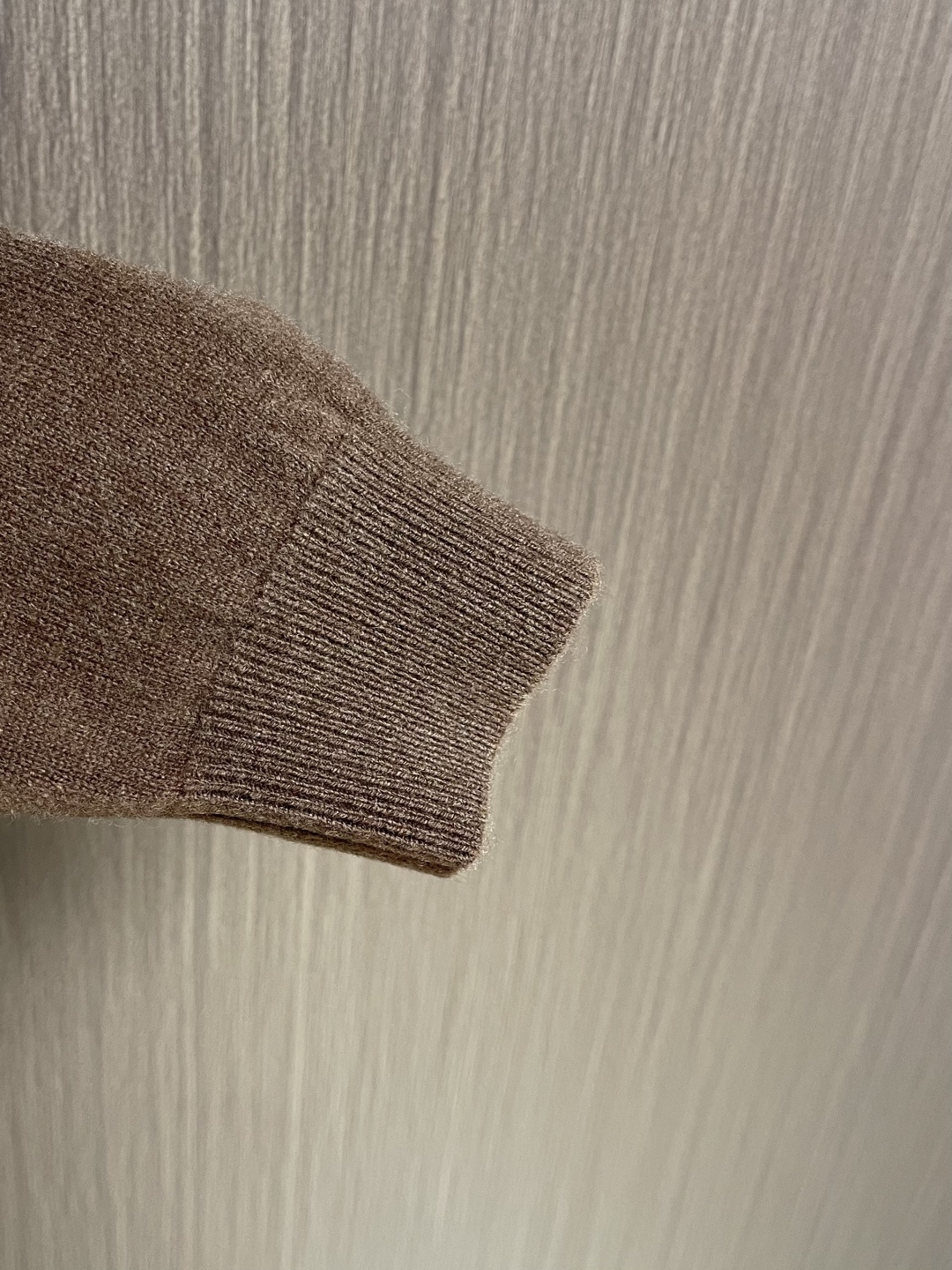 celine 2026SS早春新款针织圆领长袖毛衣，细腻绒感，贴肤穿像裹了层「暖云」,300g的克重刚好