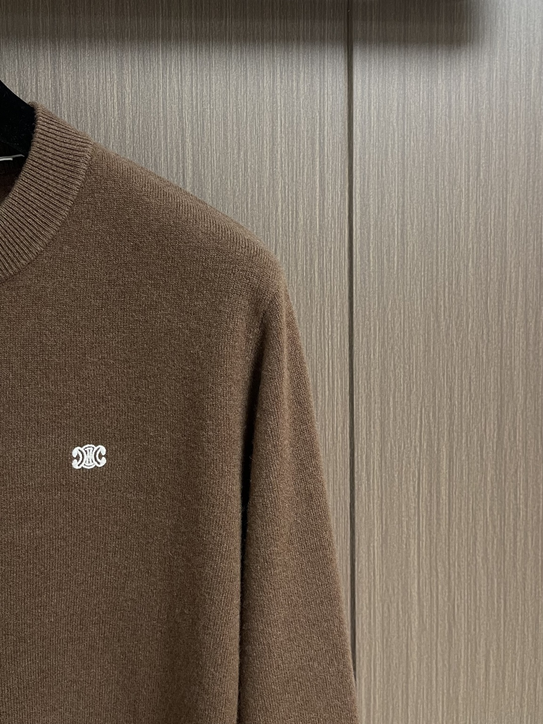 celine 2026SS早春新款针织圆领长袖毛衣，细腻绒感，贴肤穿像裹了层「暖云」,300g的克重刚好