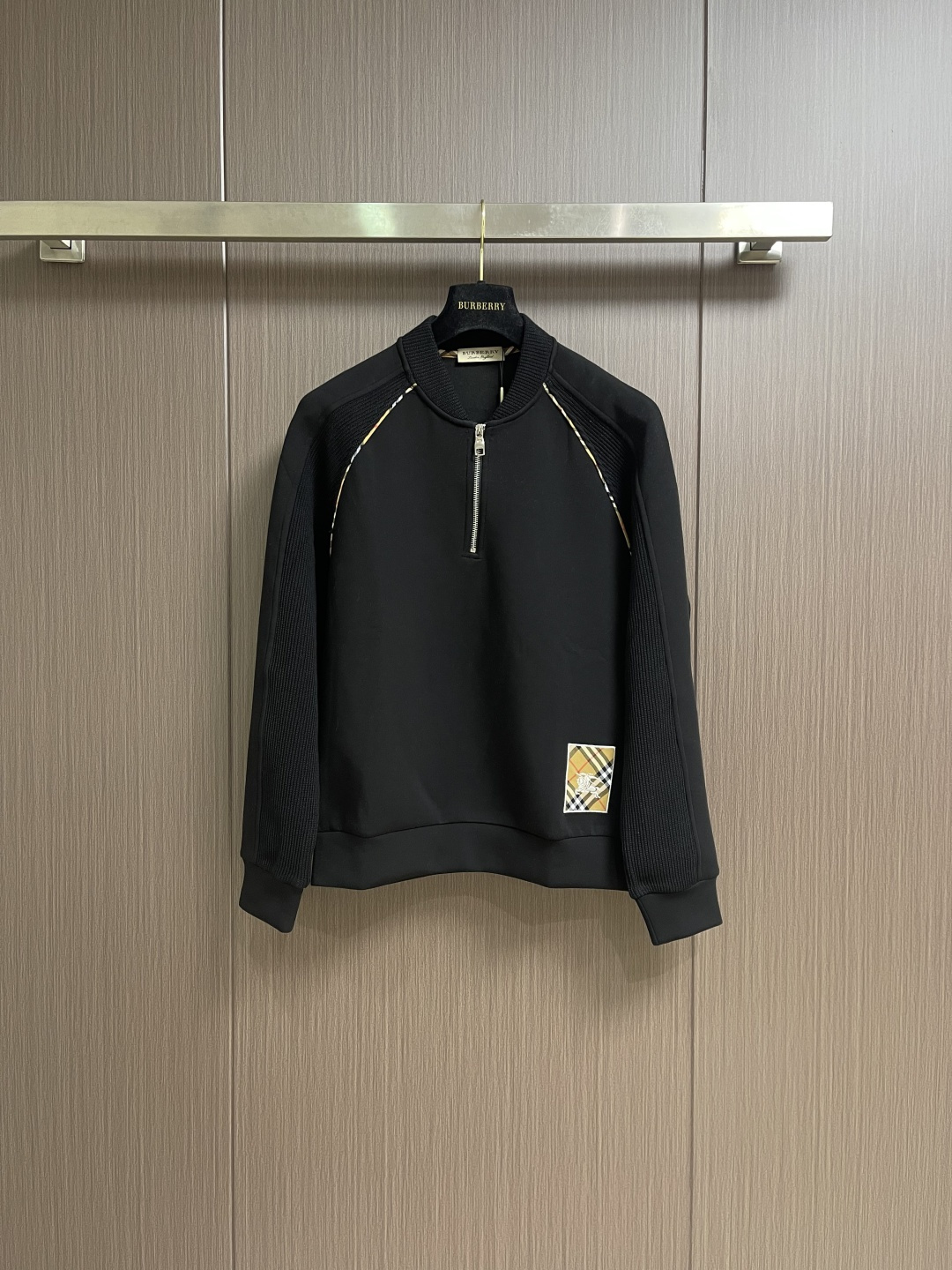 NO:683167,Burberry classic splicing plaid logo half-zip couple sweatshirt jacket, made of high-water 400g heavy terry original fabric, same style for men and women, different market currency versions. Sizes M-3XL, burberry, burberry, hoodie, sweatshirts, jackets & coats,19860909Burberry 巴宝莉经典拼接格纹标识半拉练情侣款卫衣外套,采用高过水400克重大毛圈原版面料,男女同款,区别市场通货版本.尺码M-3XL,,burberry,burberry,hoodie,sweatshirts,jackets & coats,,Men's clothing