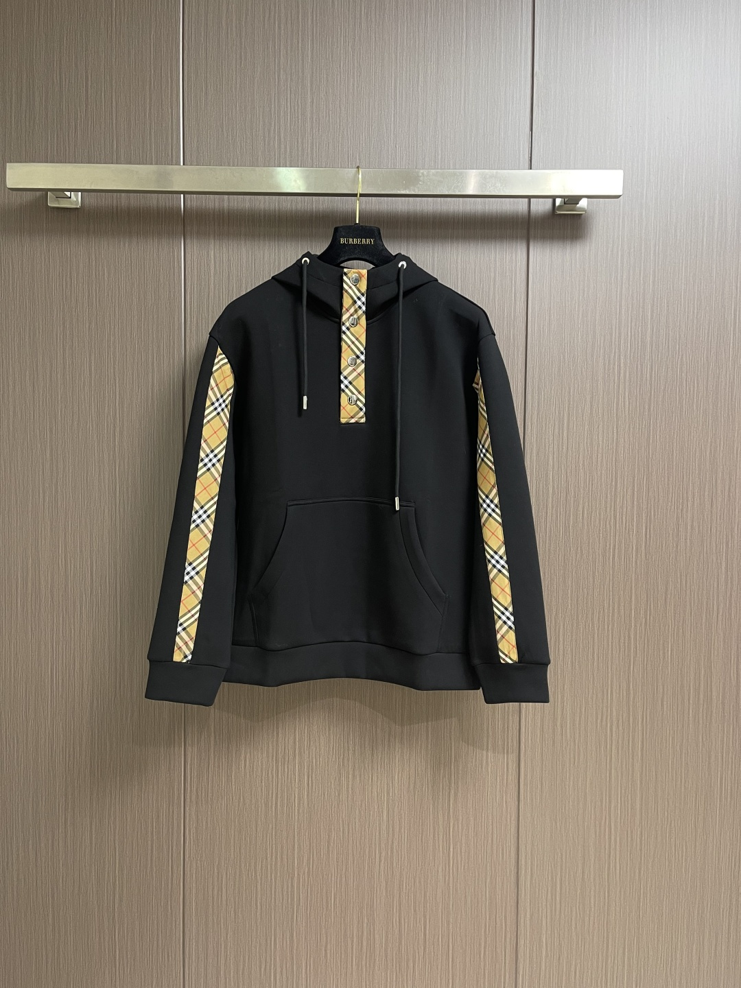 NO:683181,Burberry classic splicing plaid logo half-zip hooded couple sweatshirt jacket, made of high-water-resistant 400g heavy terry original fabric, same style for men and women, different market currency versions. Sizes M-3XL, burberry, burberry, hoodie, sweatshirts, jackets & coats, hats,19860909Burberry 巴宝莉经典拼接格纹标识半拉链连帽情侣款卫衣外套,采用高过水400克重大毛圈原版面料,男女同款,区别市场通货版本.尺码M-3XL,,burberry,burberry,hoodie,sweatshirts,jackets & coats,hats,,Men's clothing