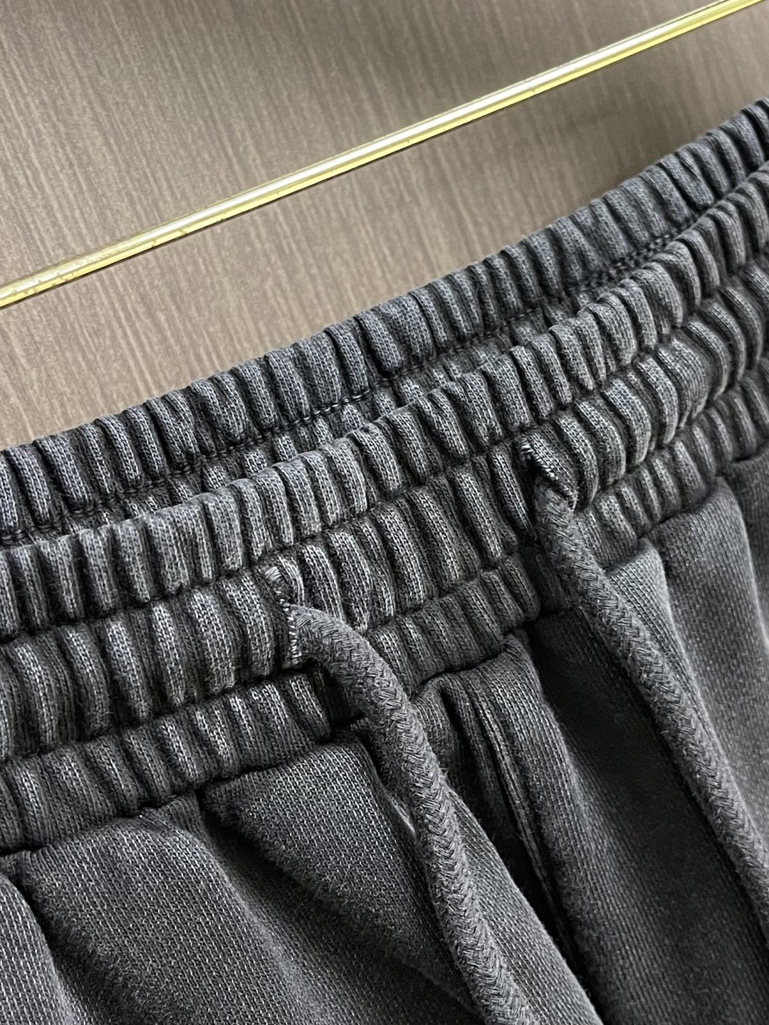 Balenciaga 2026SS早春新款直筒阔腿休闲卫裤，简约时尚新款定制面料，身穿手感舒适 低调不失