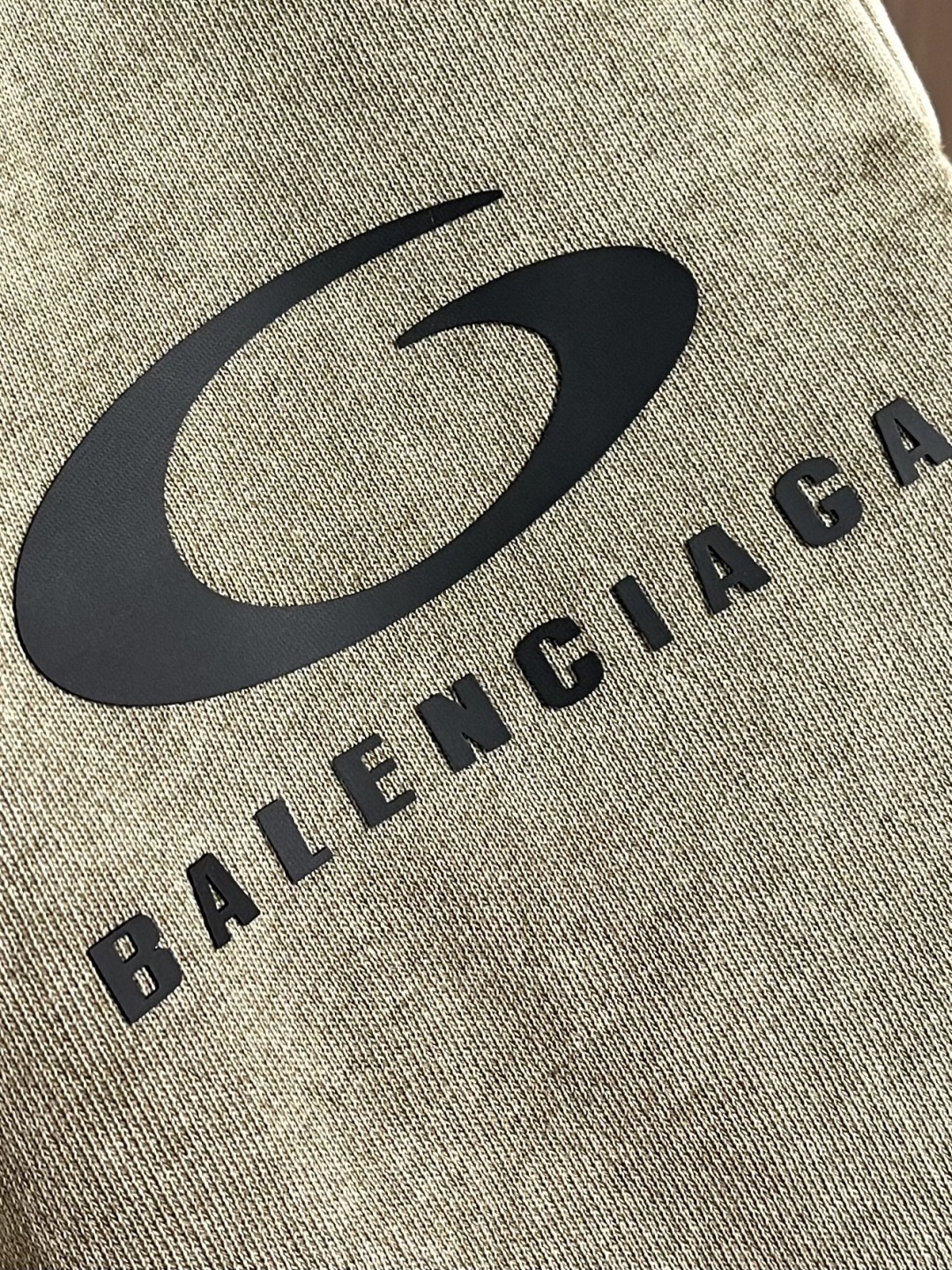 Balenciaga 2026SS早春新款直筒阔腿休闲卫裤，简约时尚新款定制面料，身穿手感舒适 低调不失
