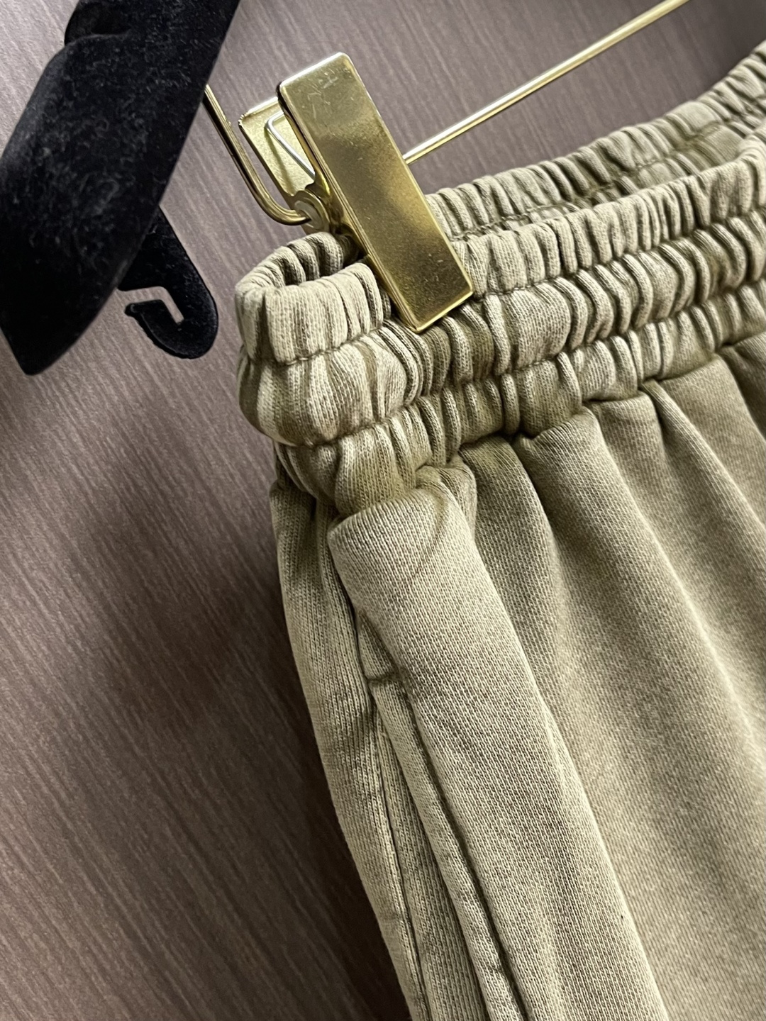 Balenciaga 2026SS早春新款直筒阔腿休闲卫裤，简约时尚新款定制面料，身穿手感舒适 低调不失