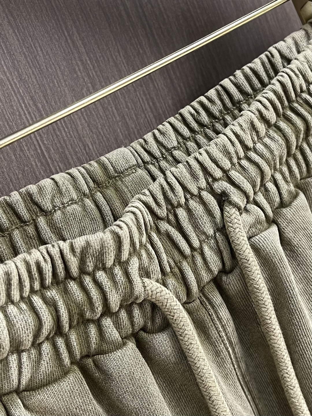 Balenciaga 2026SS早春新款直筒阔腿休闲卫裤，简约时尚新款定制面料，身穿手感舒适 低调不失