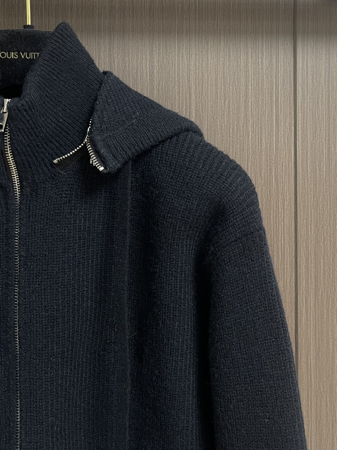 lP🆕 LoroPiana 诺悠翩雅 2025FW男士秋冬羊毛混纺拉链连帽针织毛衣，帽子可以拆卸 上身修