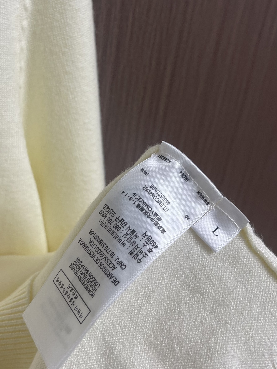 GUCCI 2025ss秋冬新款针织圆领毛衣，手感细腻柔软，可直接与肌肤接触，让暖心的纱线变化出细腻的质