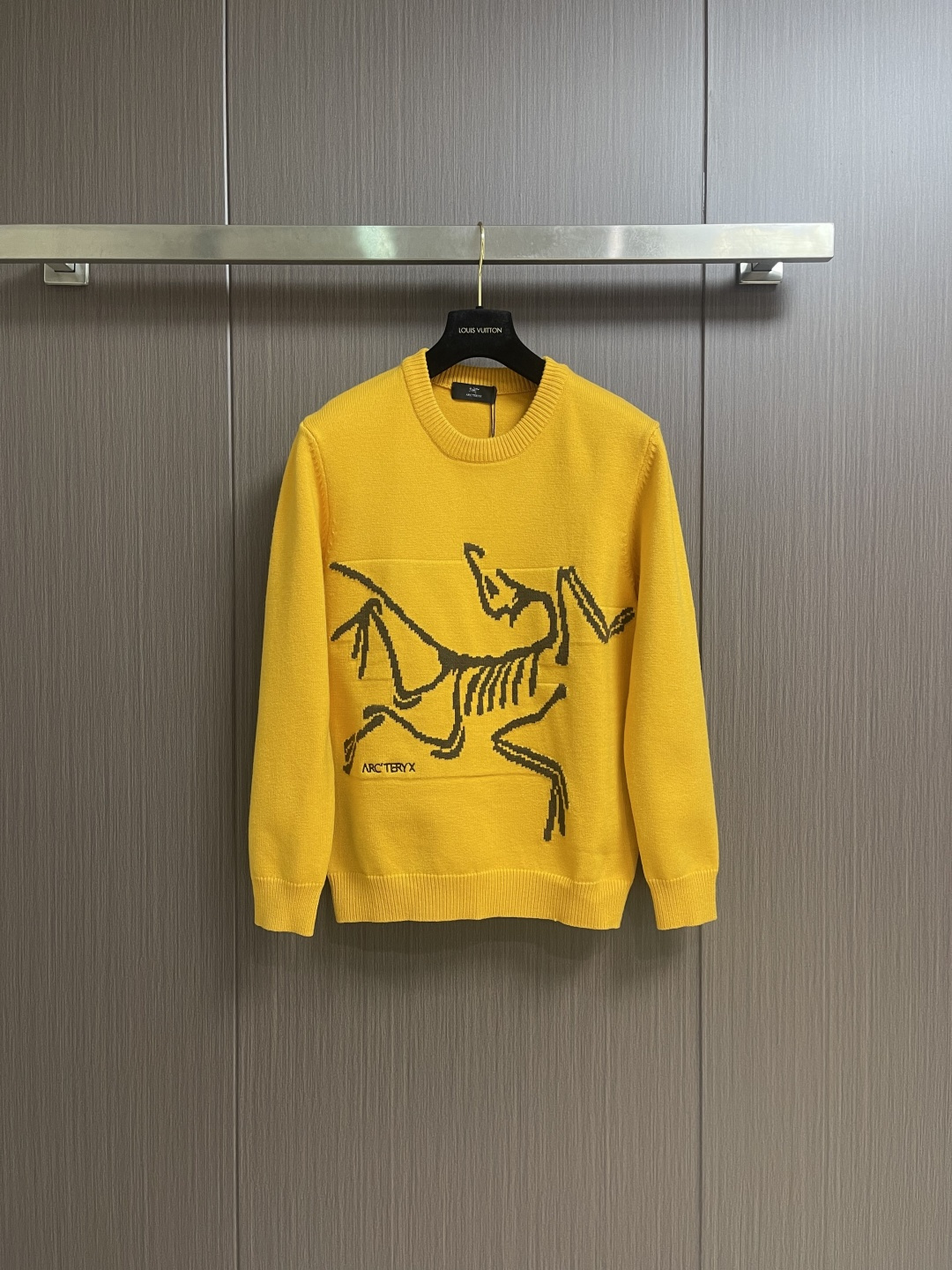 NO:690700,arcteryx 2025ss new autumn and winter knitted sweater, casual, fashionable and warm, can be worn alone as a base layer. It has strong warmth retention, does not irritate the skin, can be worn close to the body, and has a simple style. It is equipped with imported wool knitted fabric, and is a great base layer for single wear in autumn and winter!  Size M-3XL, arc'teryx, sweaters,19860909arcteryx 始祖鸟 2025ss秋冬新款针织毛衣,休闲时尚保暖,打底单穿都可以,保暖性很强,不刺激皮肤,可贴身穿,简约的风格 配以进口羊毛针织面料,秋冬季单穿打底神器！尺码M-3XL,arc'teryx,sweaters,,Men's clothing