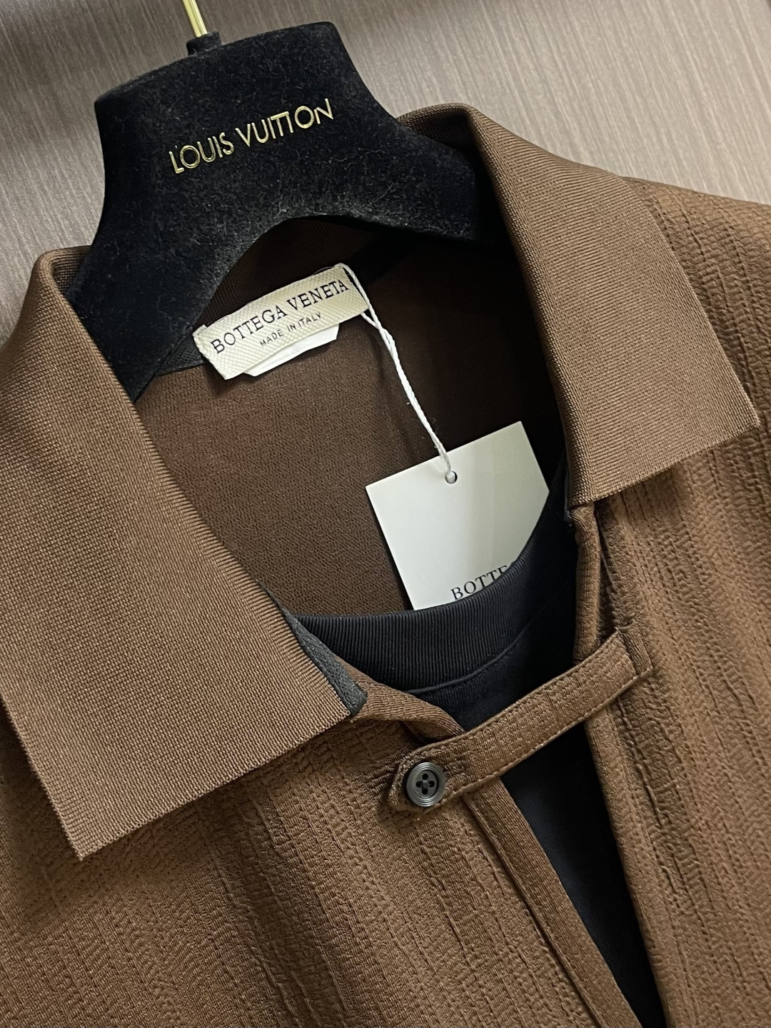 BV 2025ss秋冬新款长袖假两件POLO衫 高品质意大利进口精梳棉面料，高密度高克重，时尚百搭，帅气