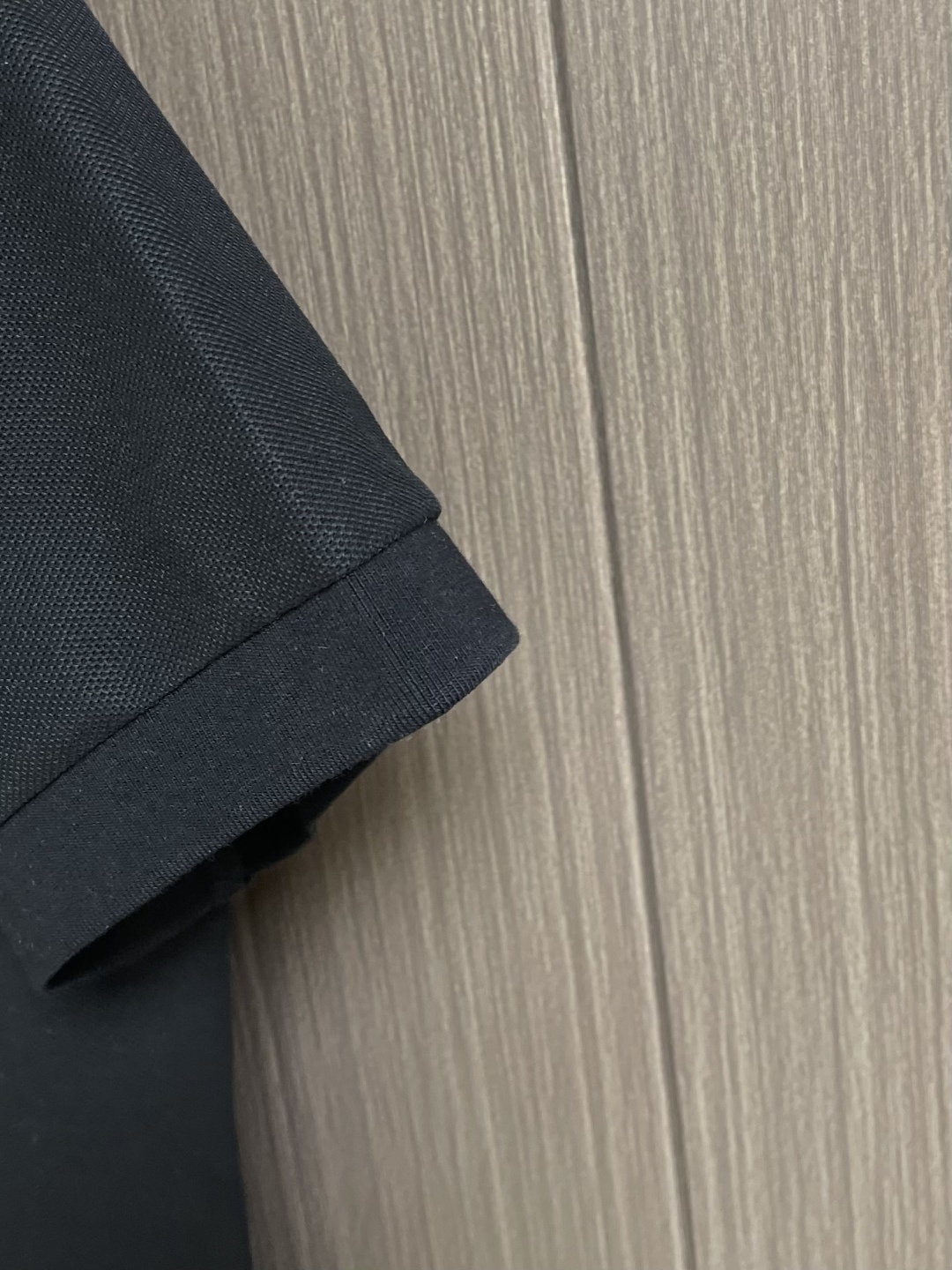 Burberry 经典款短袖Polo衫，面料色牢度，变型度，纯正度，好面料带给我们直观感受就是高级，舒适