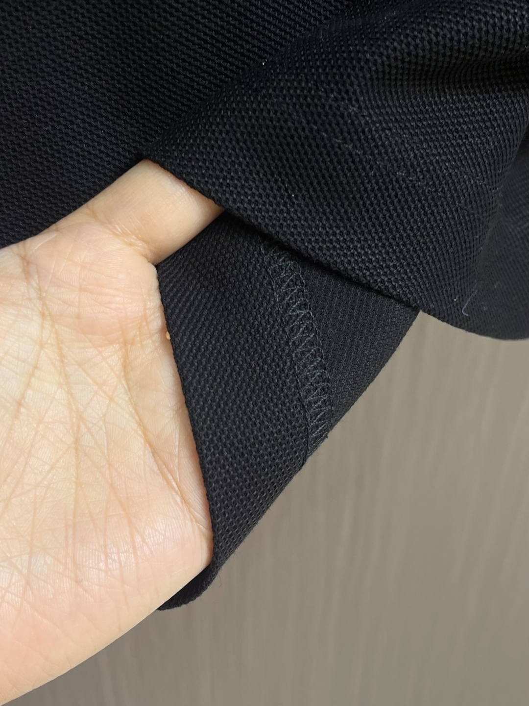 Burberry 经典款短袖Polo衫，面料色牢度，变型度，纯正度，好面料带给我们直观感受就是高级，舒适