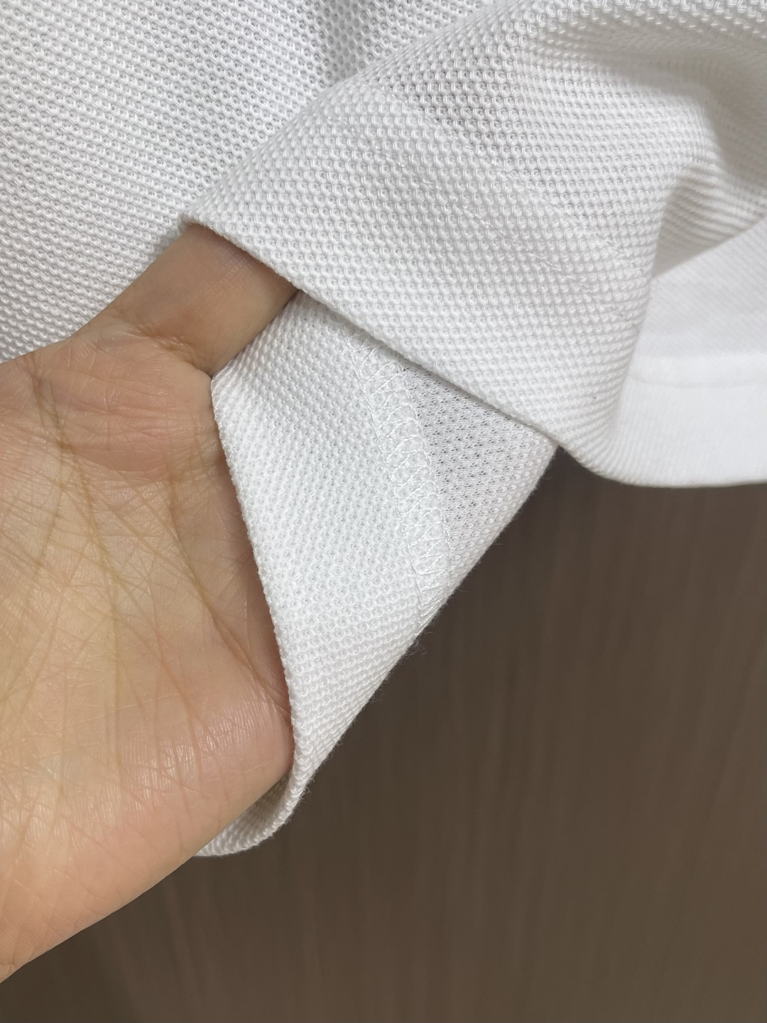 Burberry 经典款短袖Polo衫，面料色牢度，变型度，纯正度，好面料带给我们直观感受就是高级，舒适