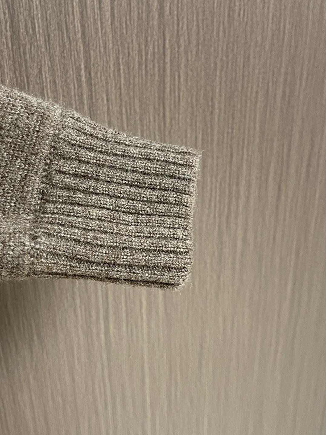 lP🆕 LoroPiana 2026SS早春新款毛领立领拉链针织毛衣开衫！定制羊毛混纺纱线材质织造 舒适