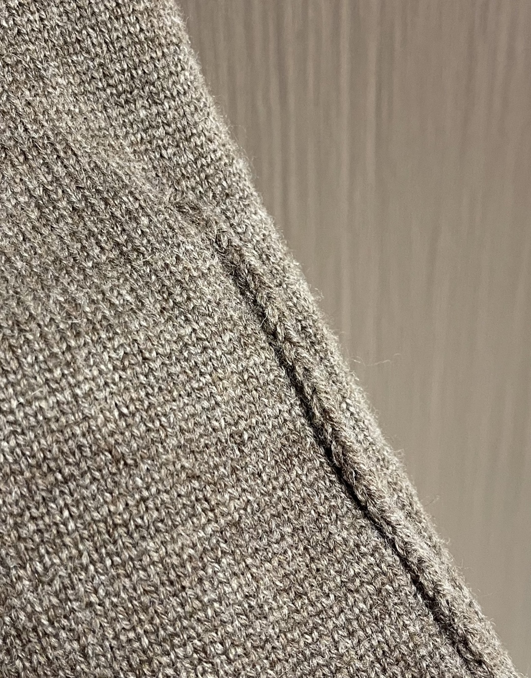 lP🆕 LoroPiana 2026SS早春新款毛领立领拉链针织毛衣开衫！定制羊毛混纺纱线材质织造 舒适