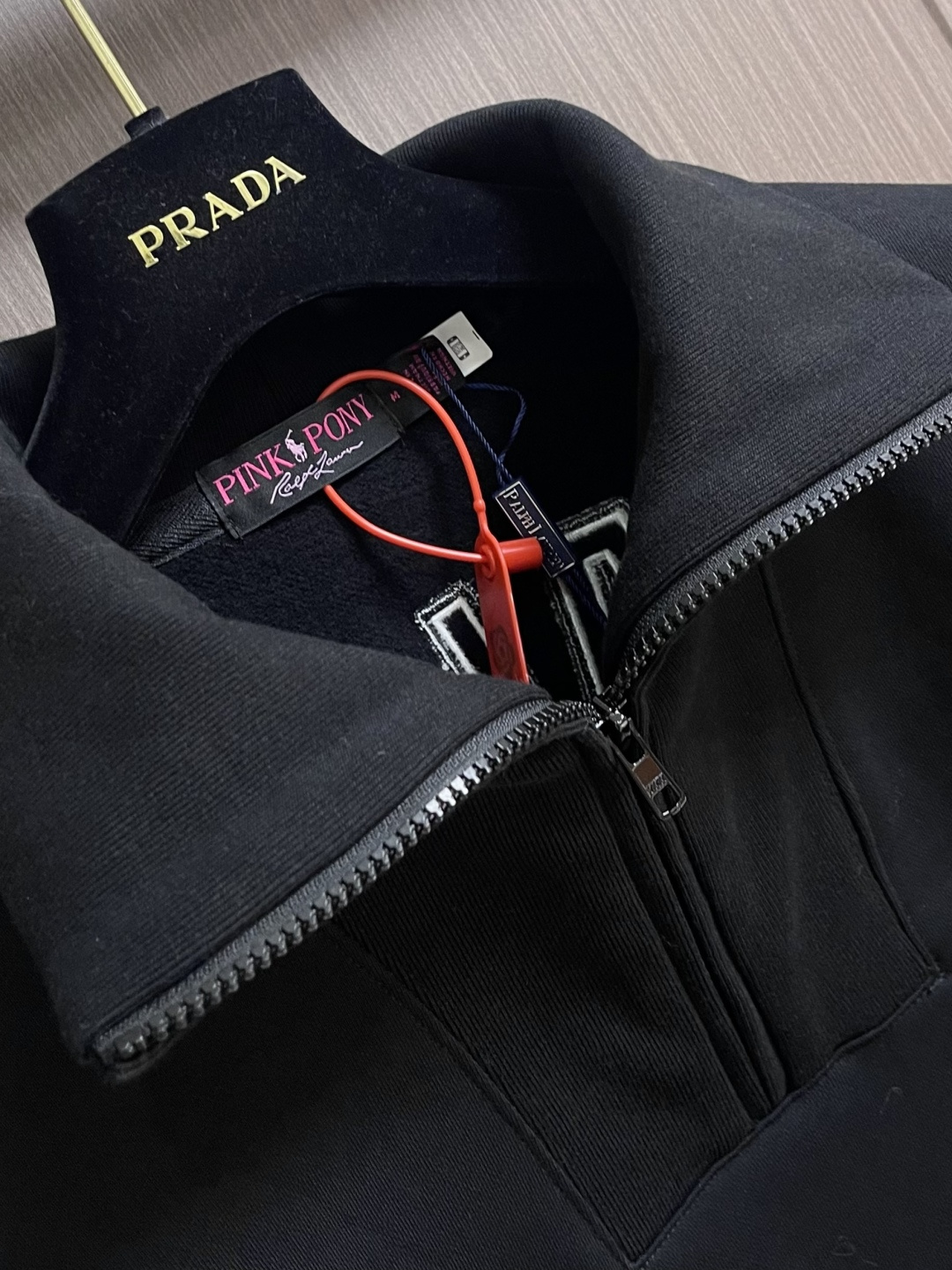 拉夫劳伦 RalP🆕h Lauren粉标半高领卫衣，定制奢感维棉抓绒复合料，一抹粉色小马标刺绣点缀于胸前