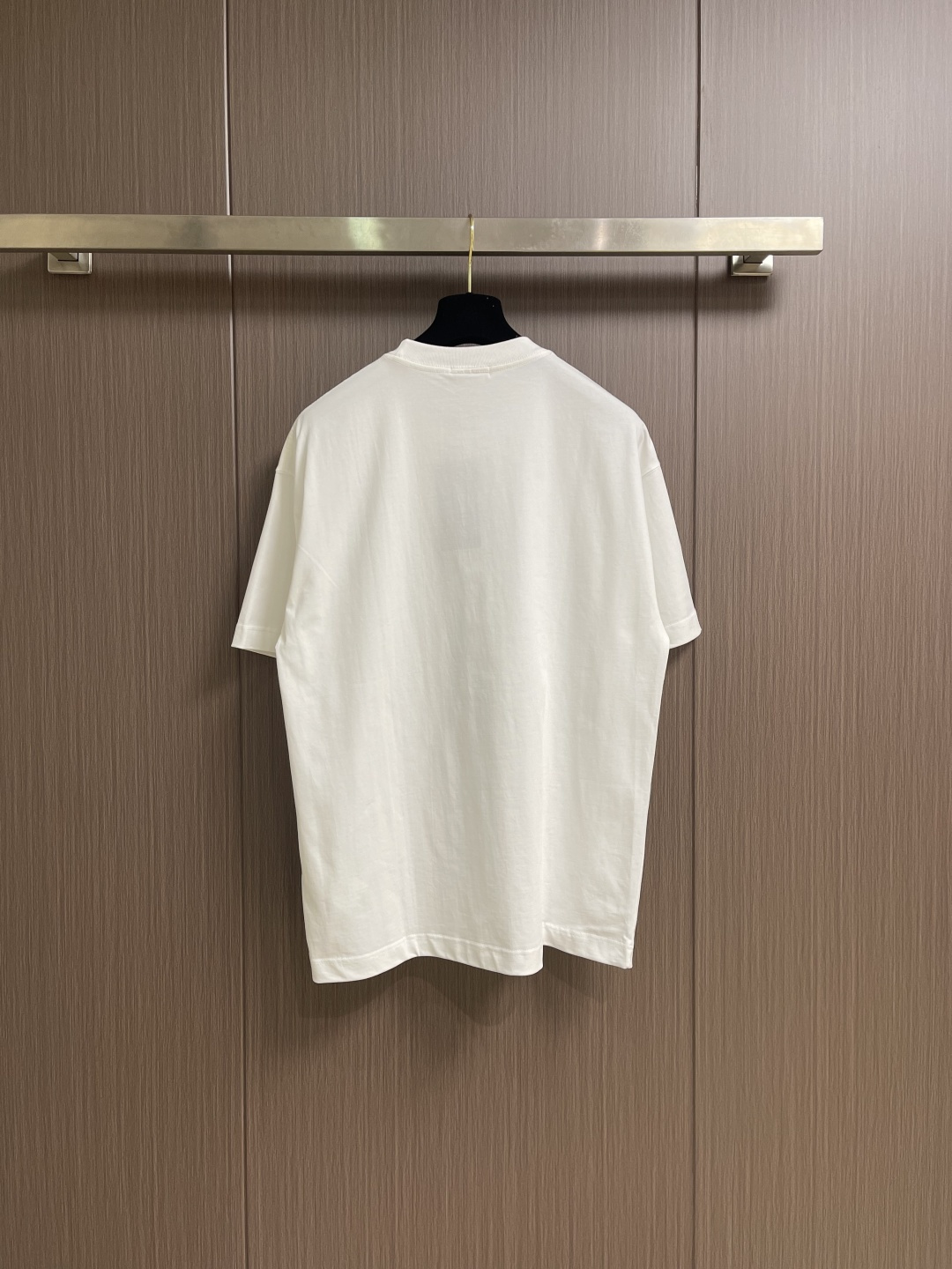 FENDI 2026SS春夏新款短袖T恤 经典 立体厚板硅胶工艺＋贴布绣 定制双纱平纹纯棉面料 ，上身百