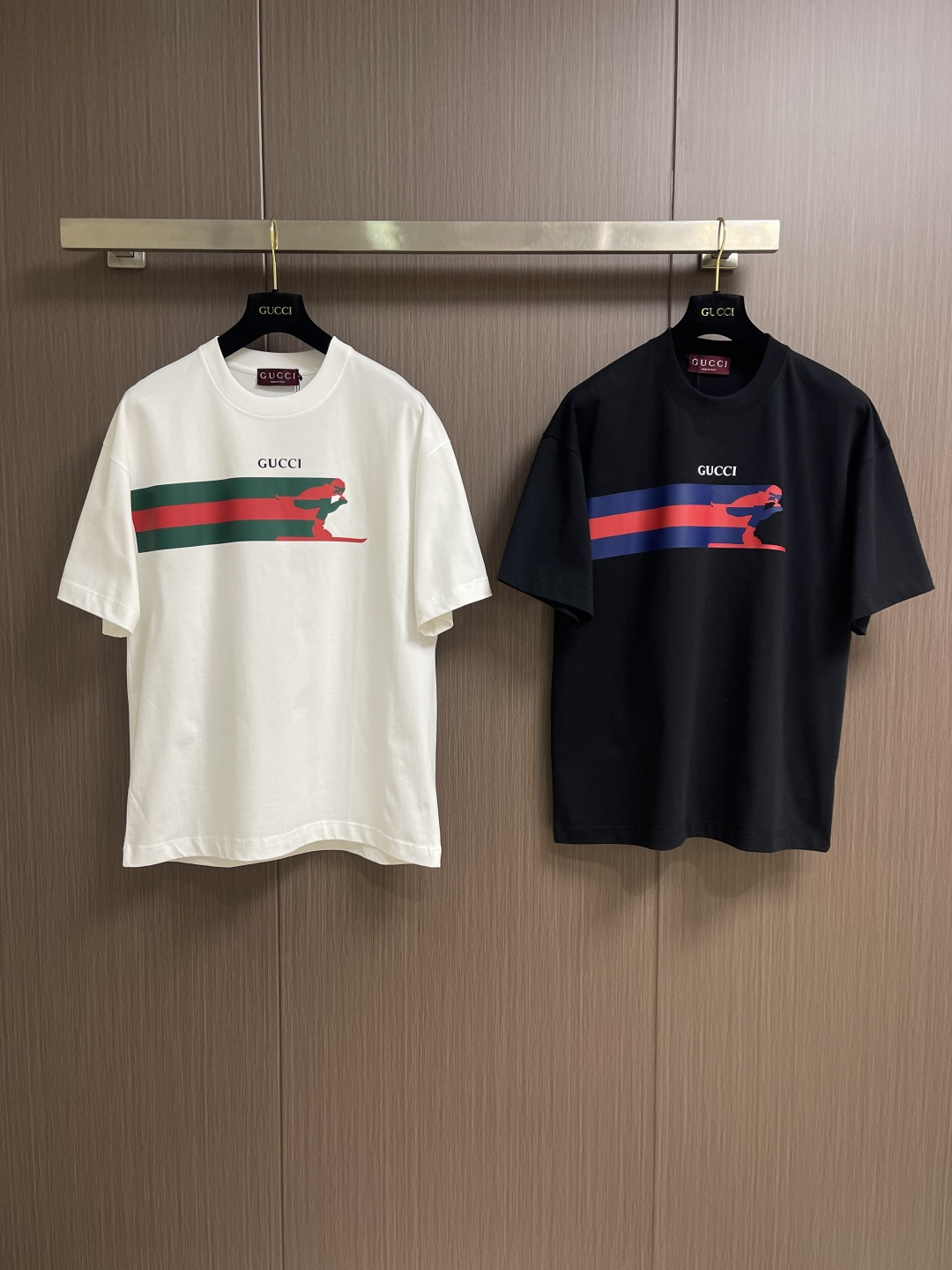 Gucci 2026ss 赛道滑雪缀饰印花圆领短袖T恤，严控logo标识大小，甄选240g双纱纯棉面料，