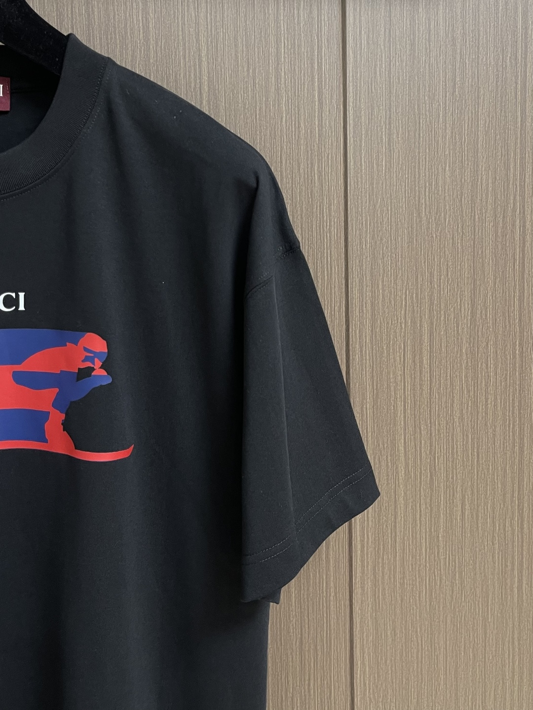 Gucci 2026ss 赛道滑雪缀饰印花圆领短袖T恤，严控logo标识大小，甄选240g双纱纯棉面料，