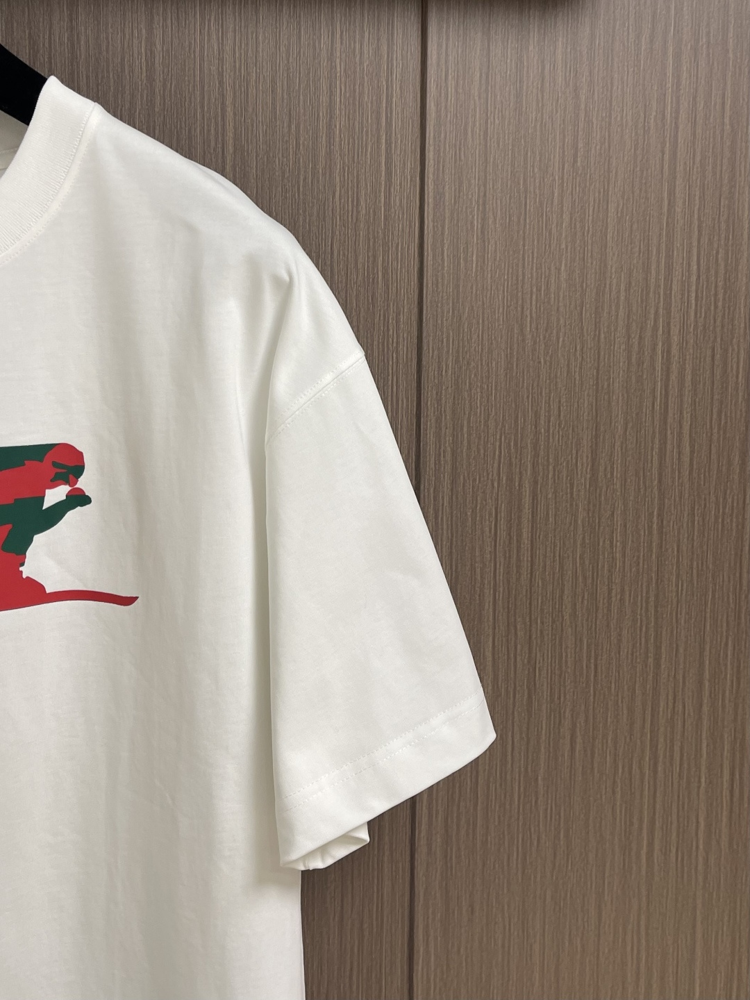 Gucci 2026ss 赛道滑雪缀饰印花圆领短袖T恤，严控logo标识大小，甄选240g双纱纯棉面料，