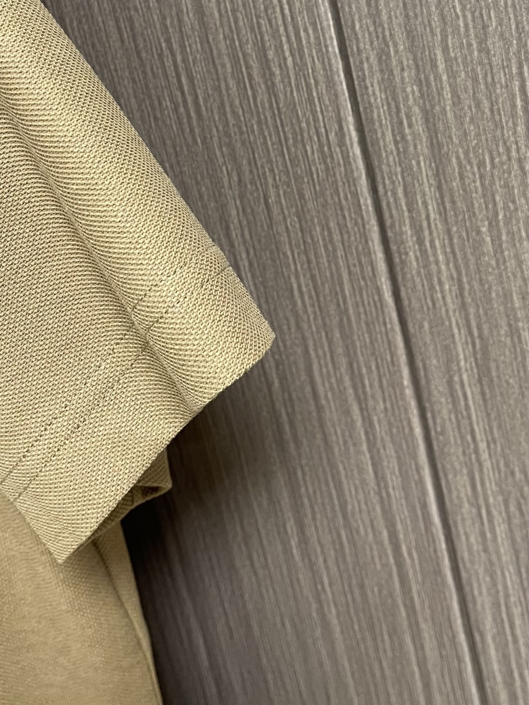 Burberry 2026SS早春新款战马格纹徽章短袖Polo马球衫，男女上衣，棉质 Polo衫，呈现常