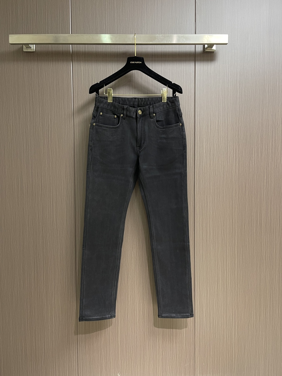 NO:691571,GUCCI 2026SS new early spring jeans!  Extremely high grade!  The style and fit are perfect, highly recognizable, and fashionable. They are suitable for spring and summer matching. The whole pair of jeans is extraordinary!  Excellent workmanship. Sizes 29-38, with 35, without 37,,gucci,jeans,19860909GUCCI 2026SS早春新品牛仔裤！档次极高！款式与版型都太过完美,辨识度高,搭配时尚,适合春夏搭配,整款牛仔裤可谓是气度非凡！工艺精良.尺码29-38 有35 无37,,gucci,jeans,,Men's clothing