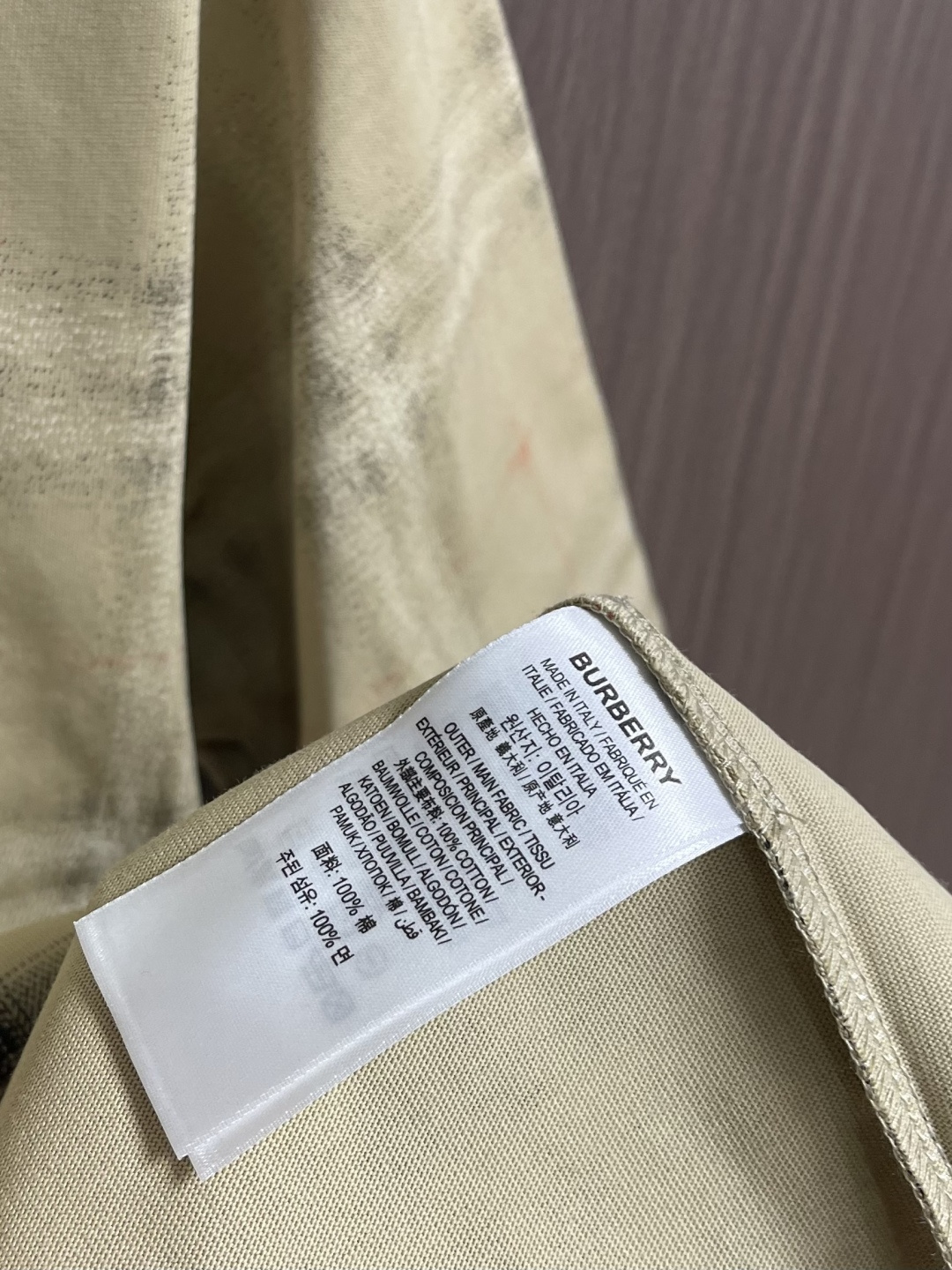 Burberry渐变格子圆领短袖T恤，采用15S特纺紧密棉，克重为230gm2;32支高克重(340g)