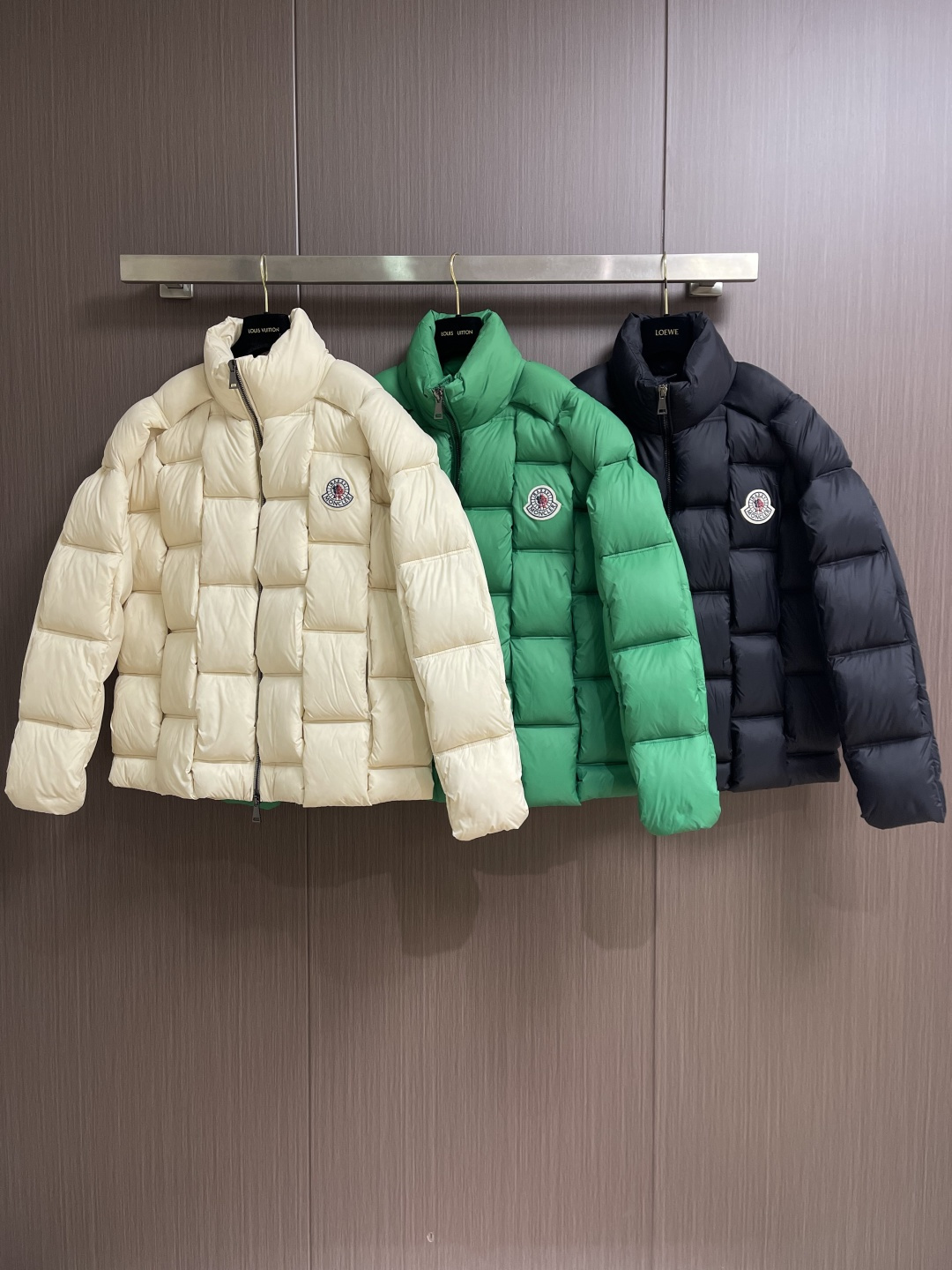 Moncler 2025Fw CistoPher Raxxy 联名3D绗缝拉链羽服，采用新国标90白鸭绒