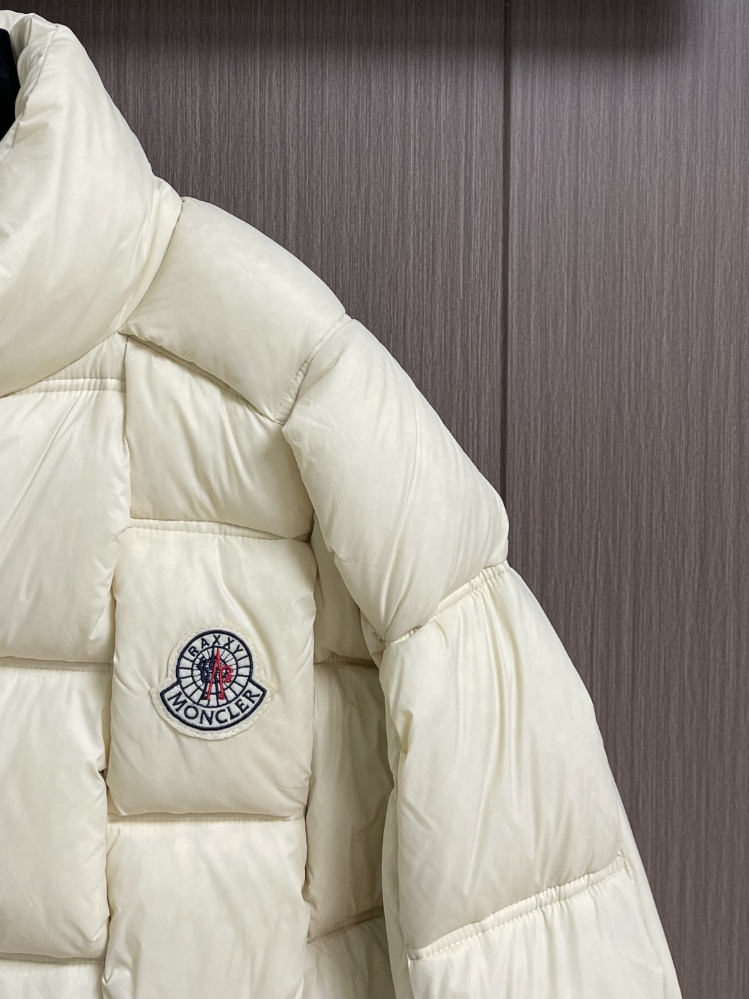 Moncler 2025Fw CistoPher Raxxy 联名3D绗缝拉链羽服，采用新国标90白鸭绒
