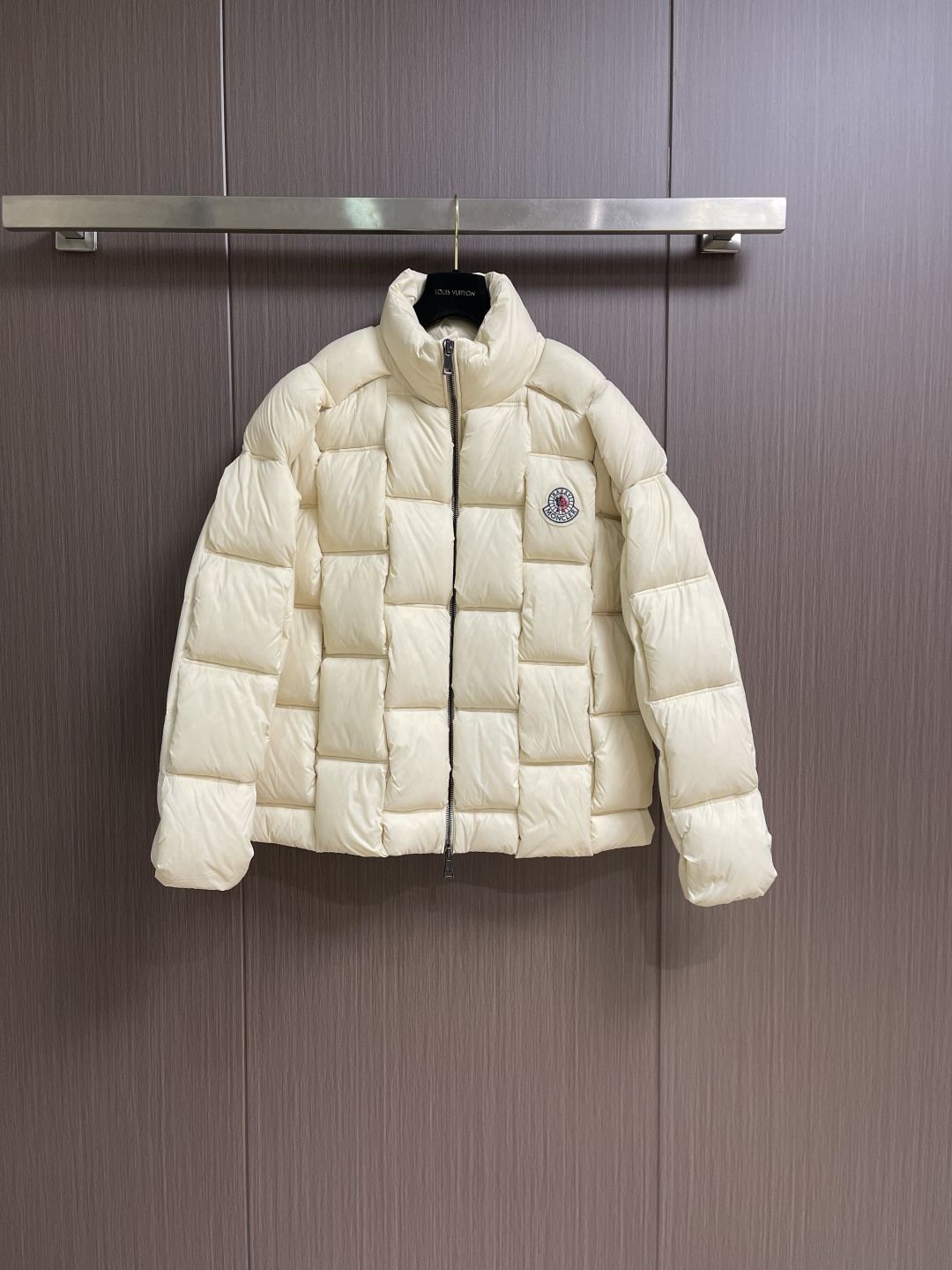 Moncler 2025Fw CistoPher Raxxy 联名3D绗缝拉链羽服，采用新国标90白鸭绒