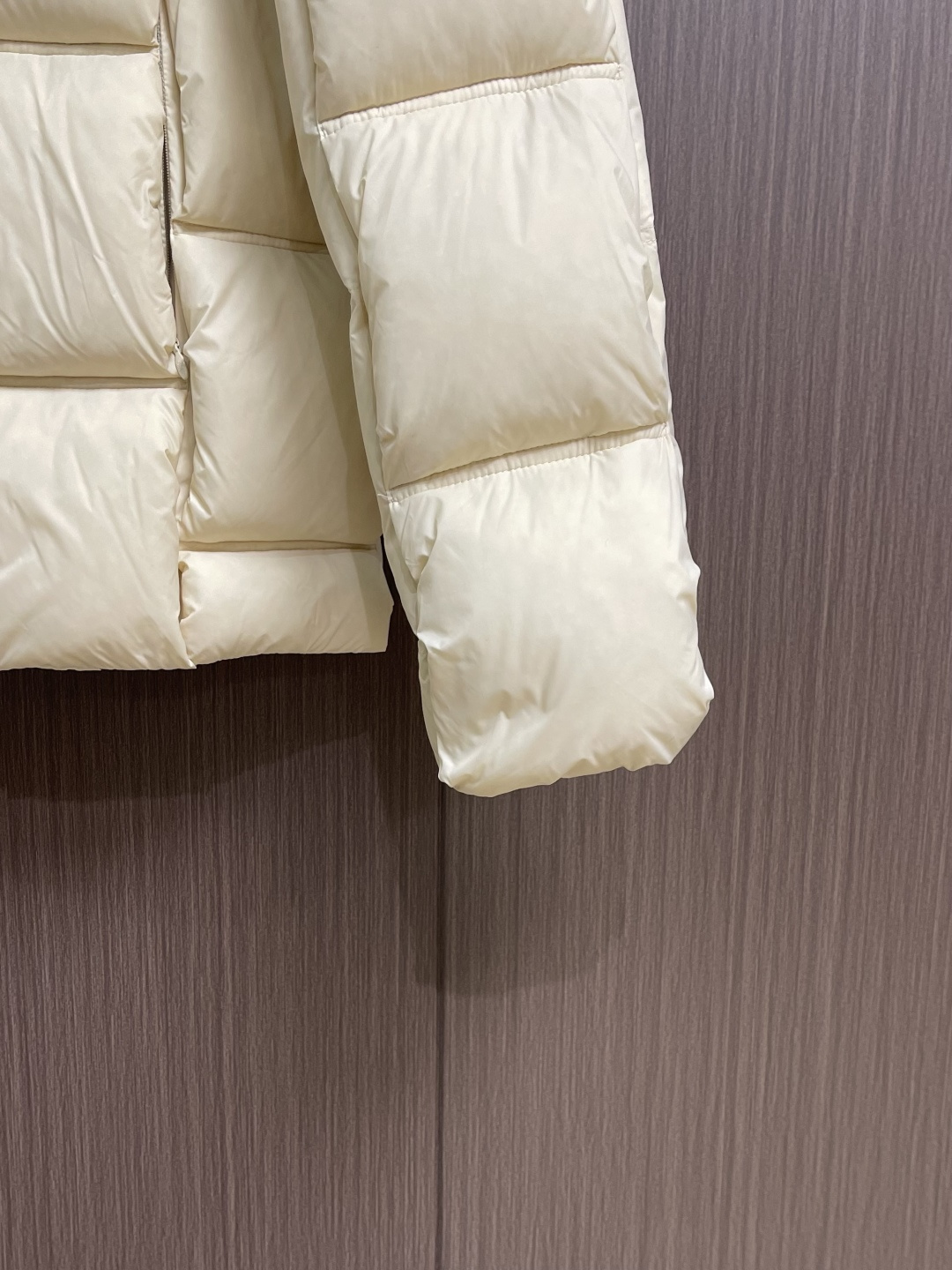 Moncler 2025Fw CistoPher Raxxy 联名3D绗缝拉链羽服，采用新国标90白鸭绒