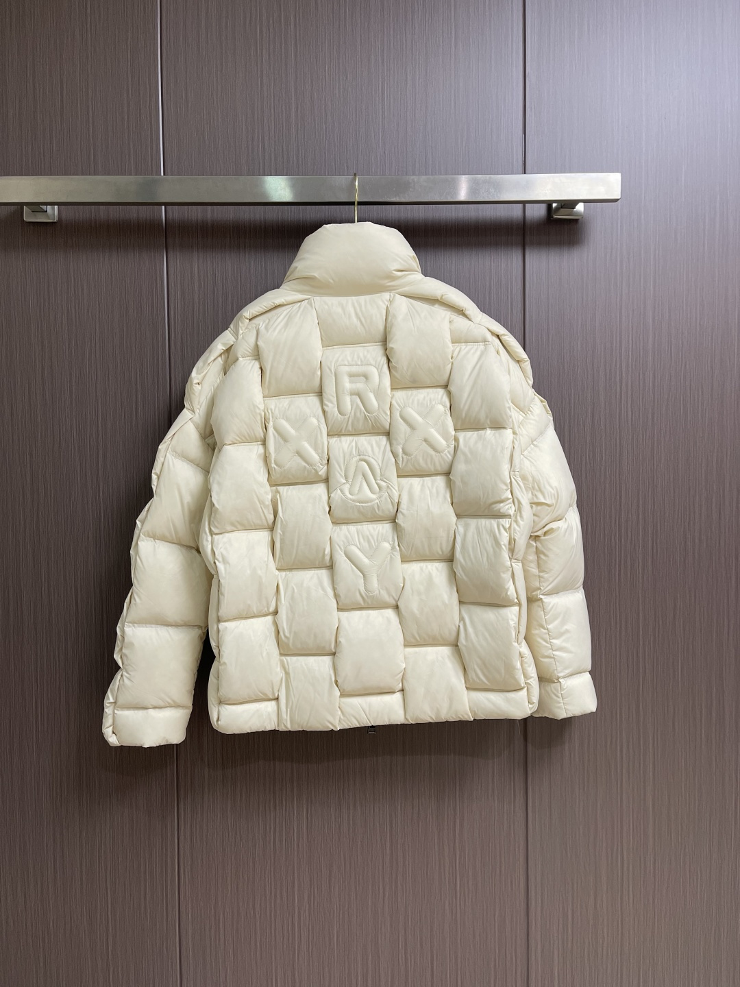 Moncler 2025Fw CistoPher Raxxy 联名3D绗缝拉链羽服，采用新国标90白鸭绒