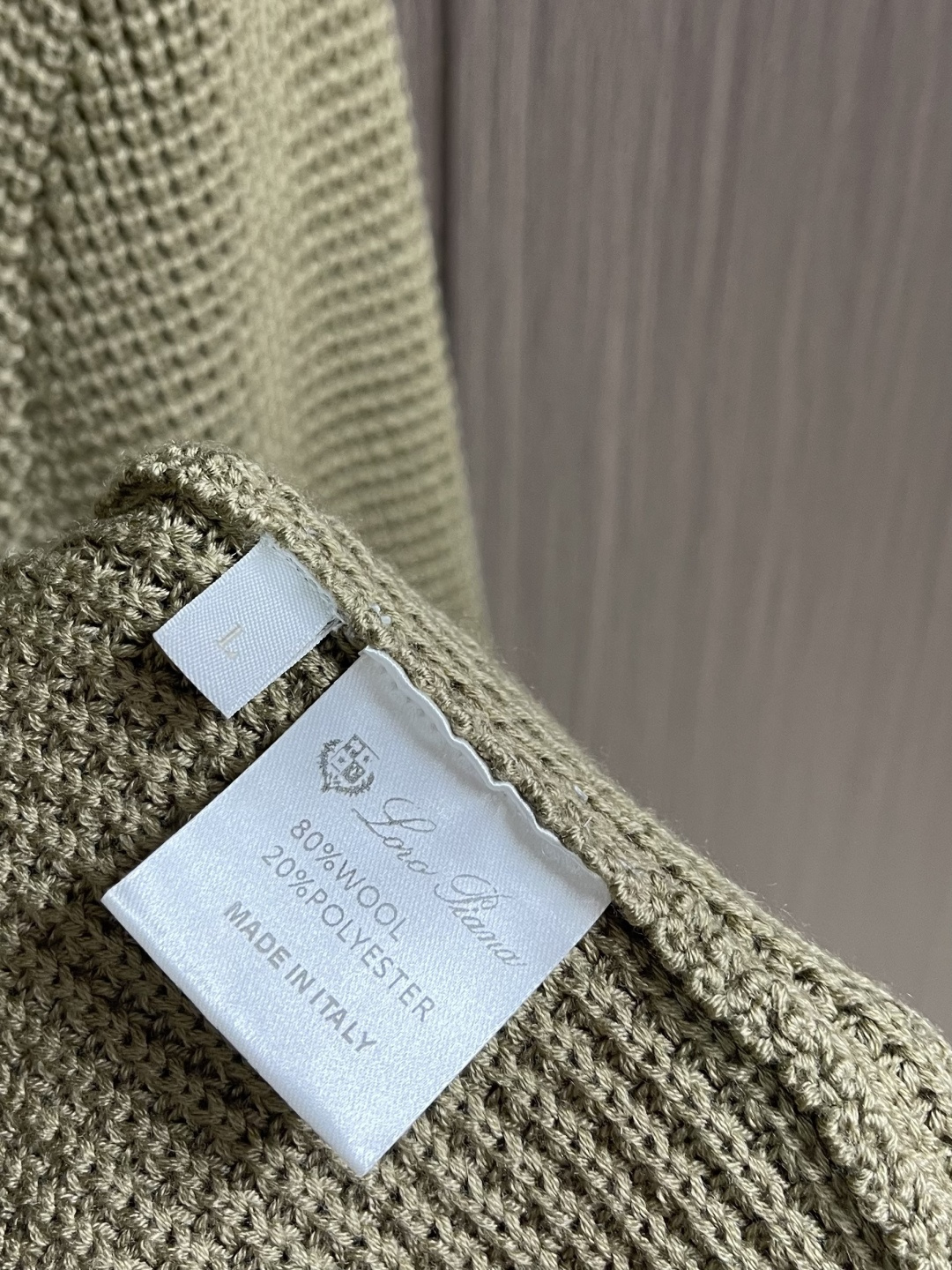 lp🆕 LoroPiana 新款老钱风休闲针织毛衣开衫，触感柔软亲肤，视觉上很精致、有质感、高贵，非常简